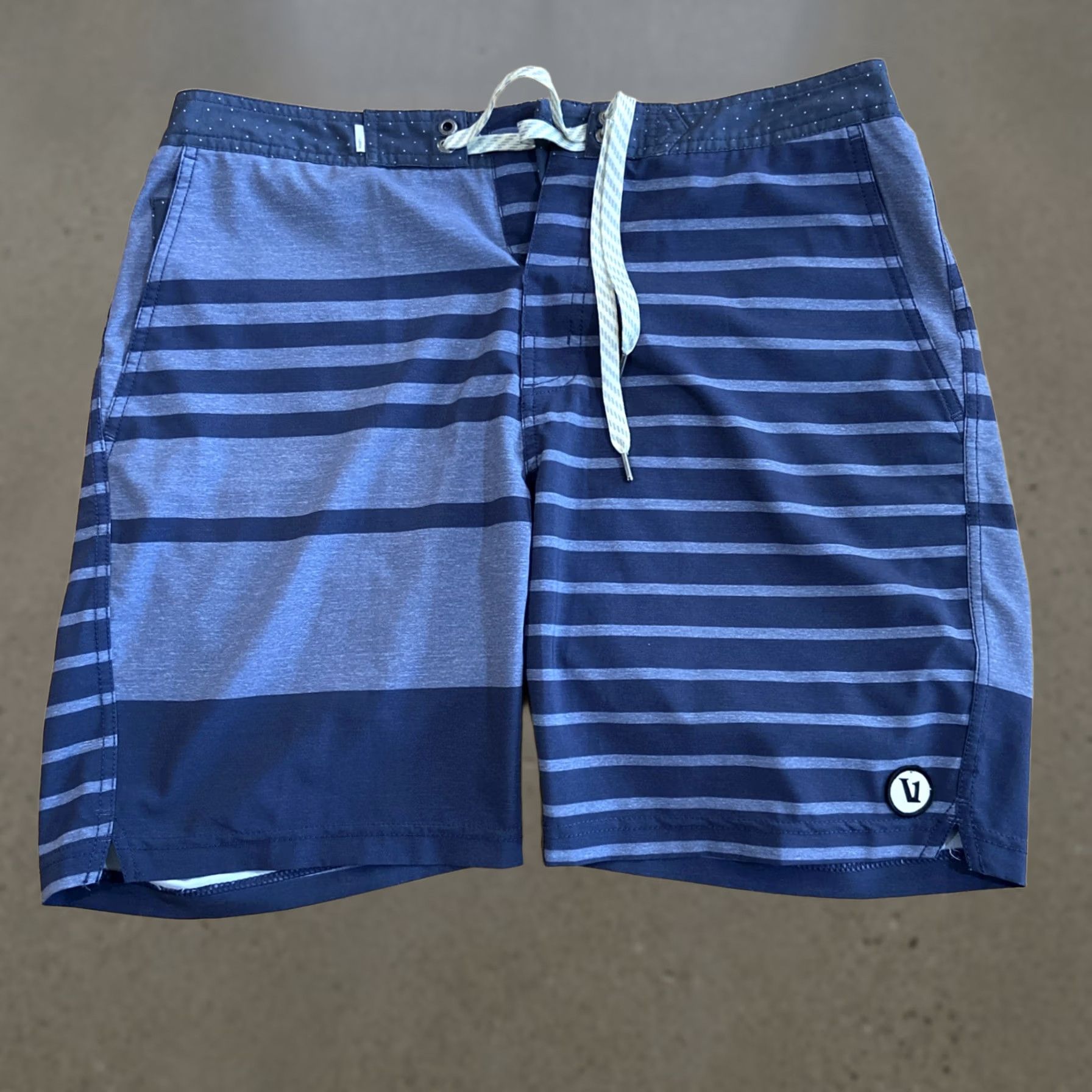 Vuori Vuori Cruise Performance Board Shorts Swim Trunks 4 Way Stretch VCycled Fabric Striped Mens 32 Regular Bottom Size US 32 / EU 48 - 1 Thumbnail