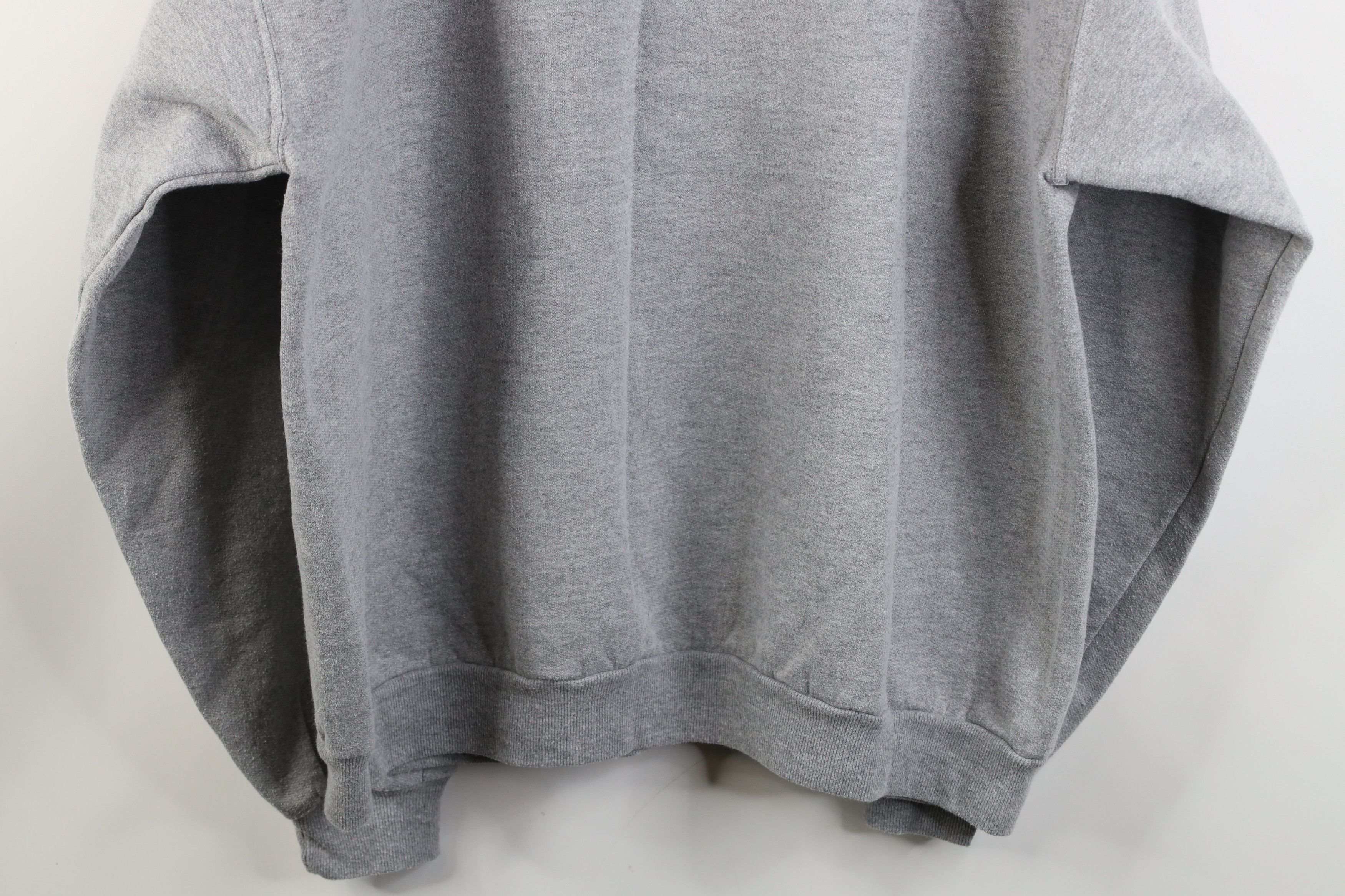 Vintage Vintage Give Blood Play Hockey Crewneck Sweatshirt Gray Size US XL / EU 56 / 4 - 9 Thumbnail