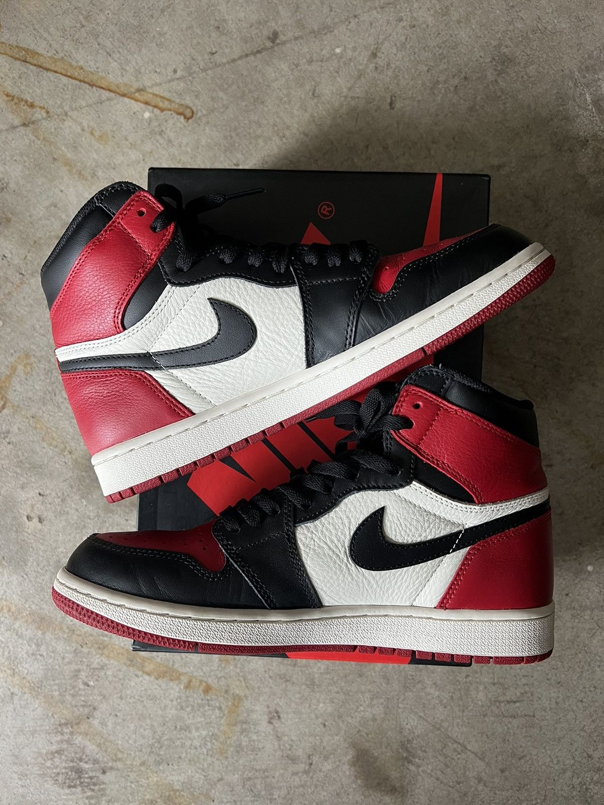 Jordan Brand Jordan 1 High Bred Toe Size US 8.5 / EU 41-42 - 2 Thumbnail