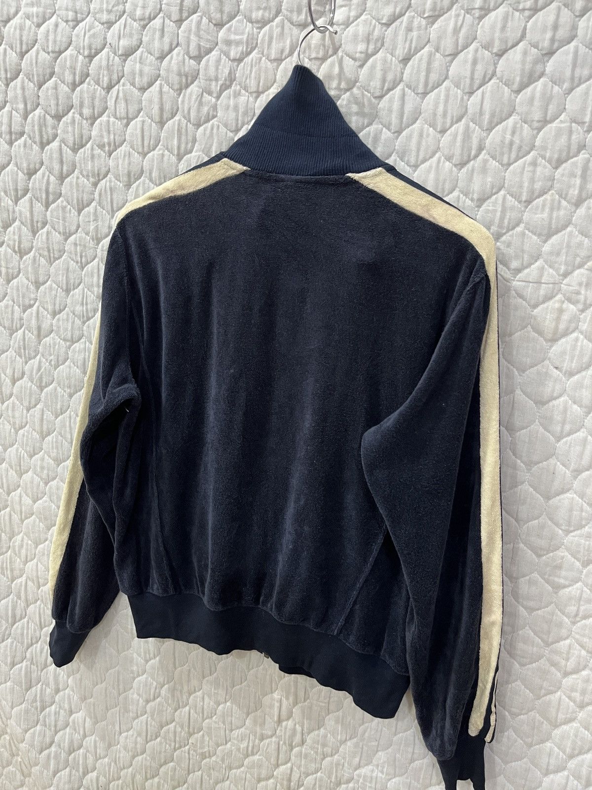 Adidas (Zzzz)🔥🔥STEALS ADIDAS THREE STRIPE SWEATER Size US M / EU 48-50 / 2 - 5 Thumbnail