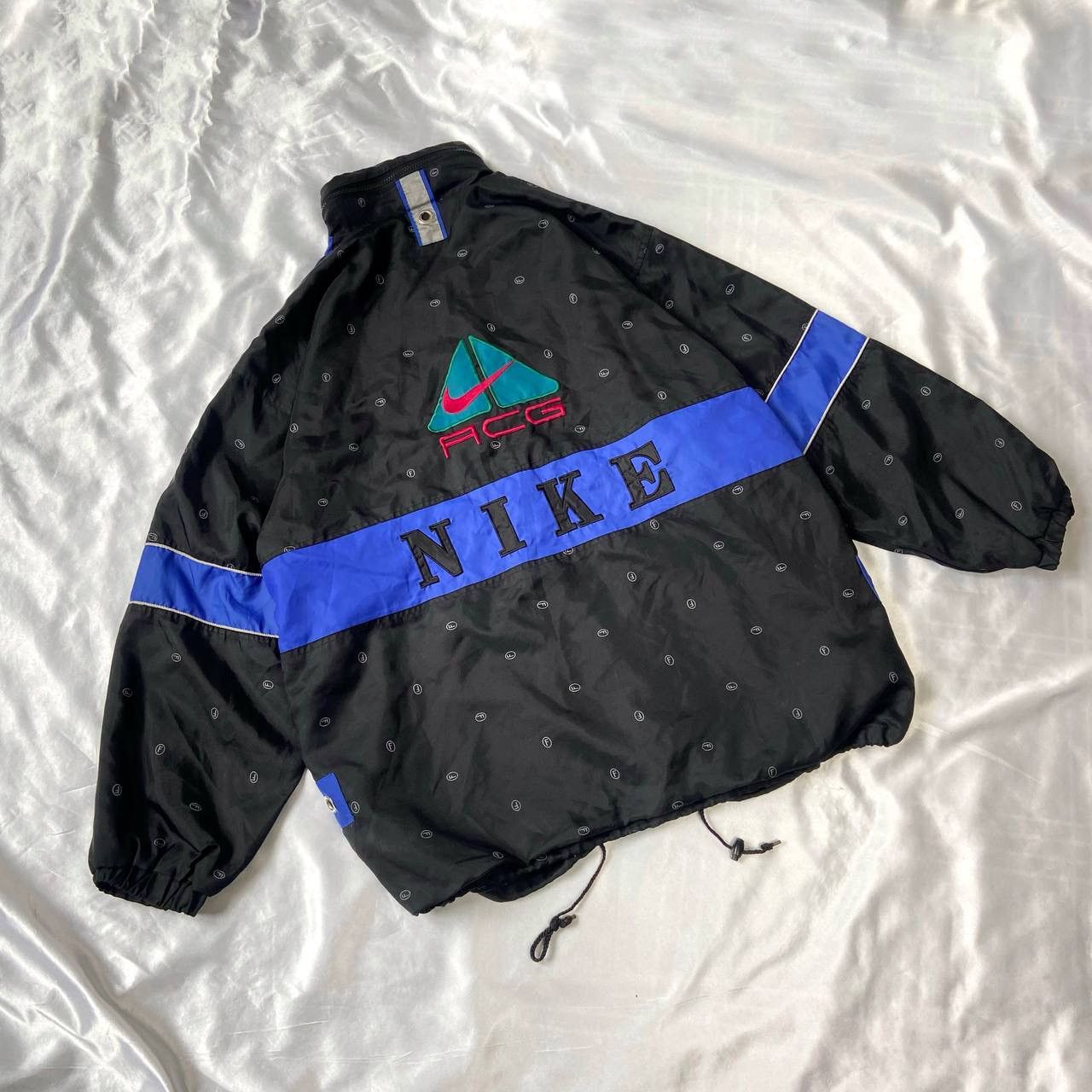 image of Nike Acg Vintage Jacket 00S in Black, Men's (Size 2XL)