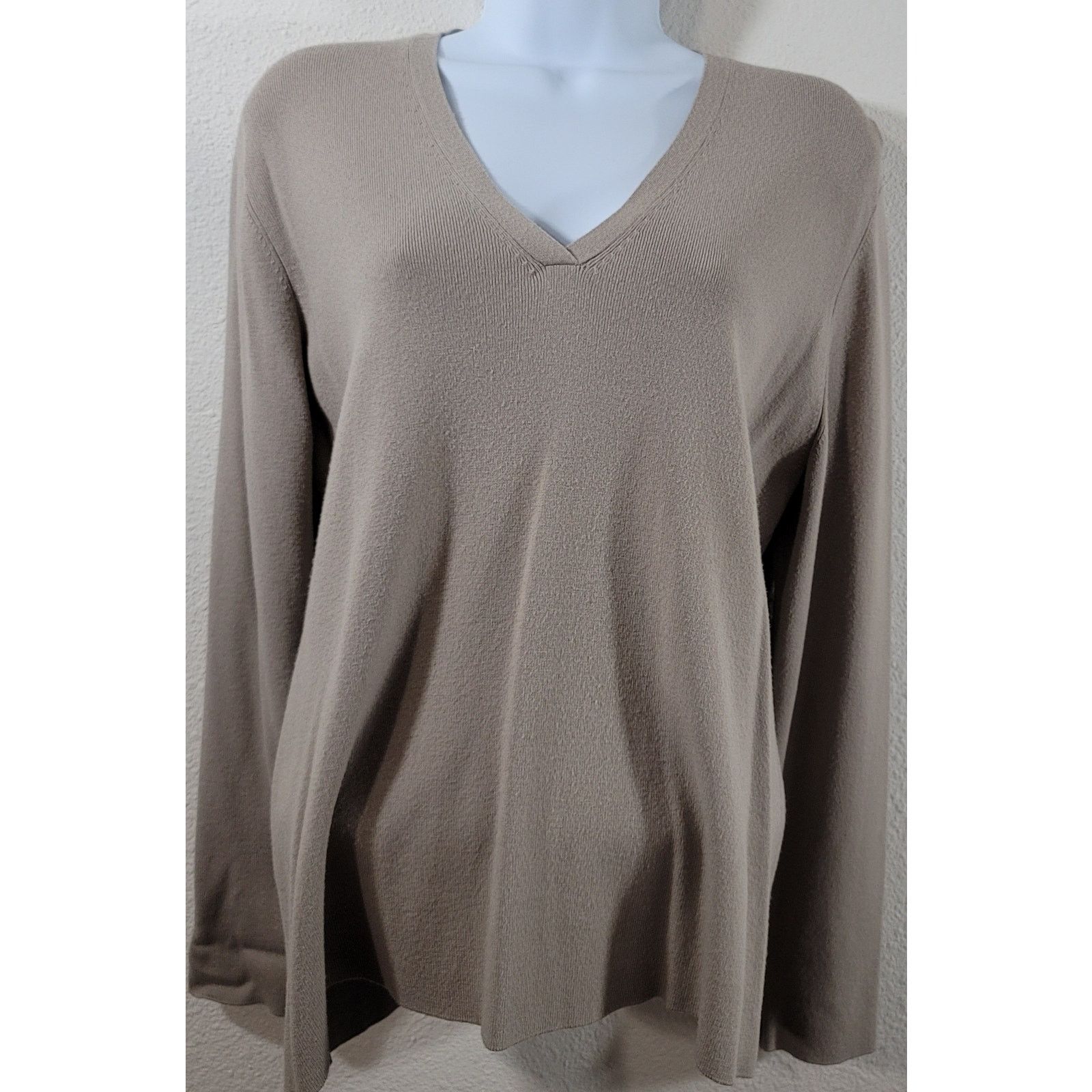 Chicos Chico's Beige Ribbed V Neck Sweater Top 3 XL Lightweight Size XL / US 12-14 / IT 48-50 - 1 Thumbnail