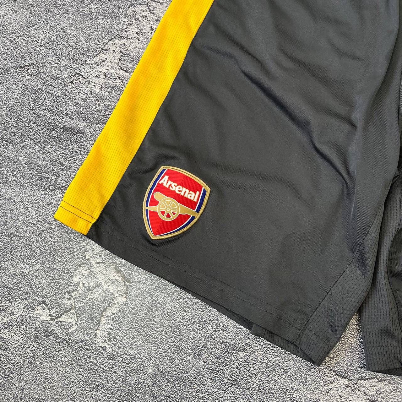 Puma MEN'S PUMA FC ARSENAL LONDON 2016/2017 SHORTS PANTALONES Size US 33 - 10 Thumbnail