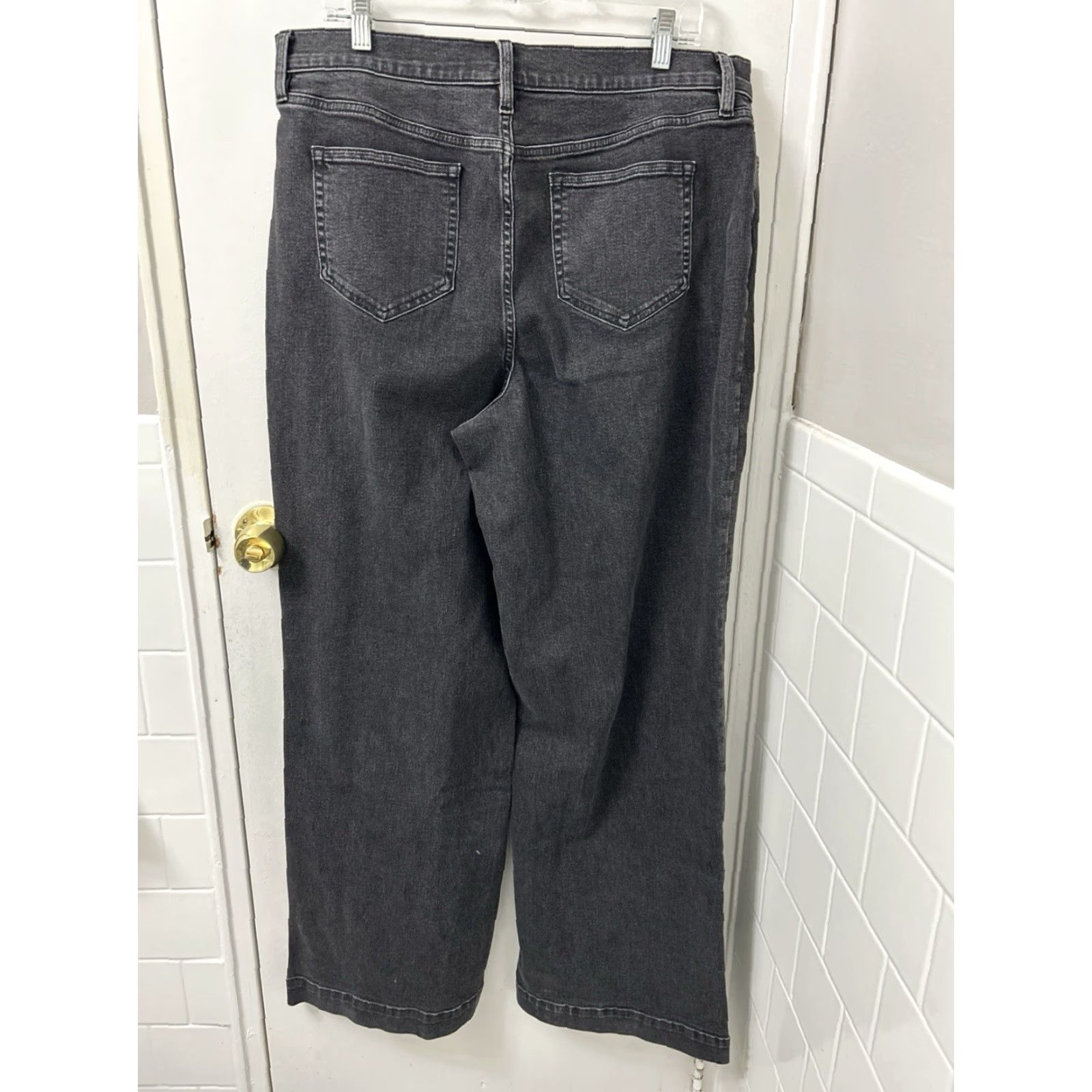 Lands' End Lands End Jeans Womens 36x33 Gray Wide-Leg 5-Pocket Denim NWT Regular Inseam 33 Cotton Spandex Charcoal Wash Pockets Logo Vintage: No ✓ Size 25" / US 0 / IT 36 - 7 Thumbnail