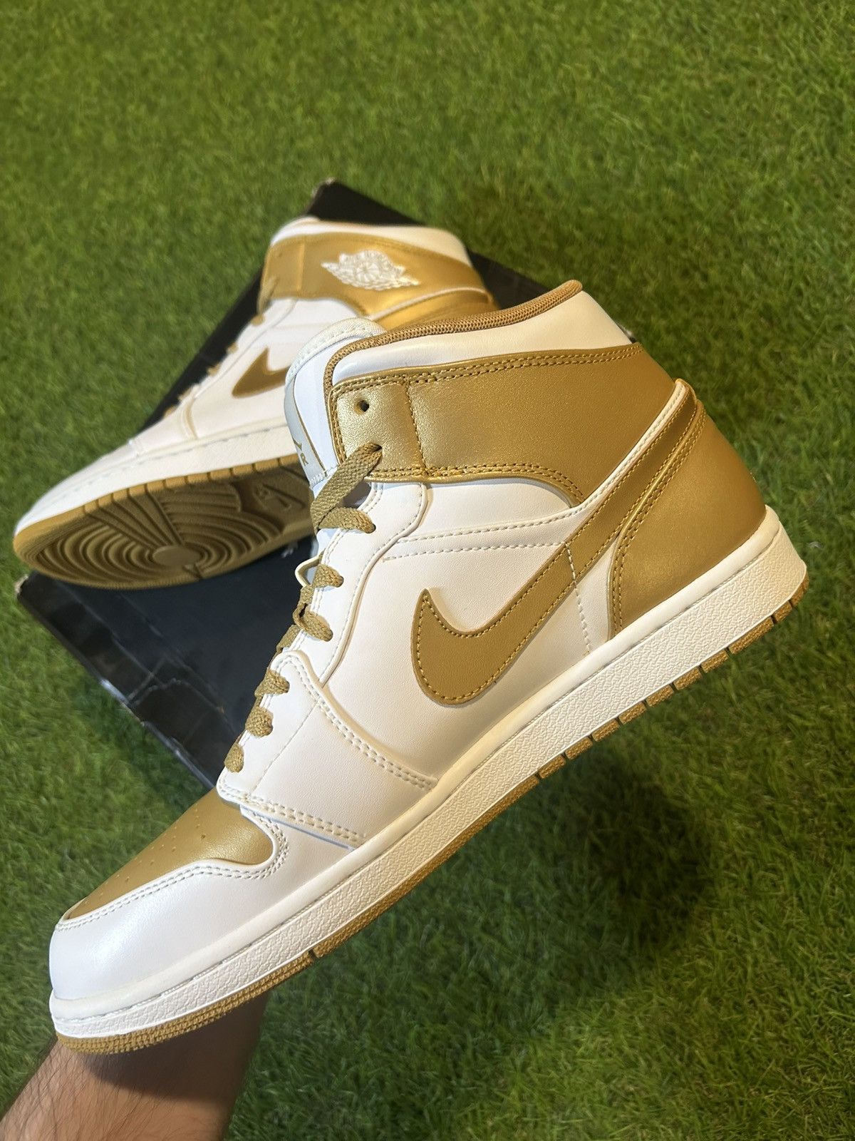 Jordan Brand DS Jordan 1 Phat White Metallic Gold Size US 11 / EU 44 - 4 Thumbnail