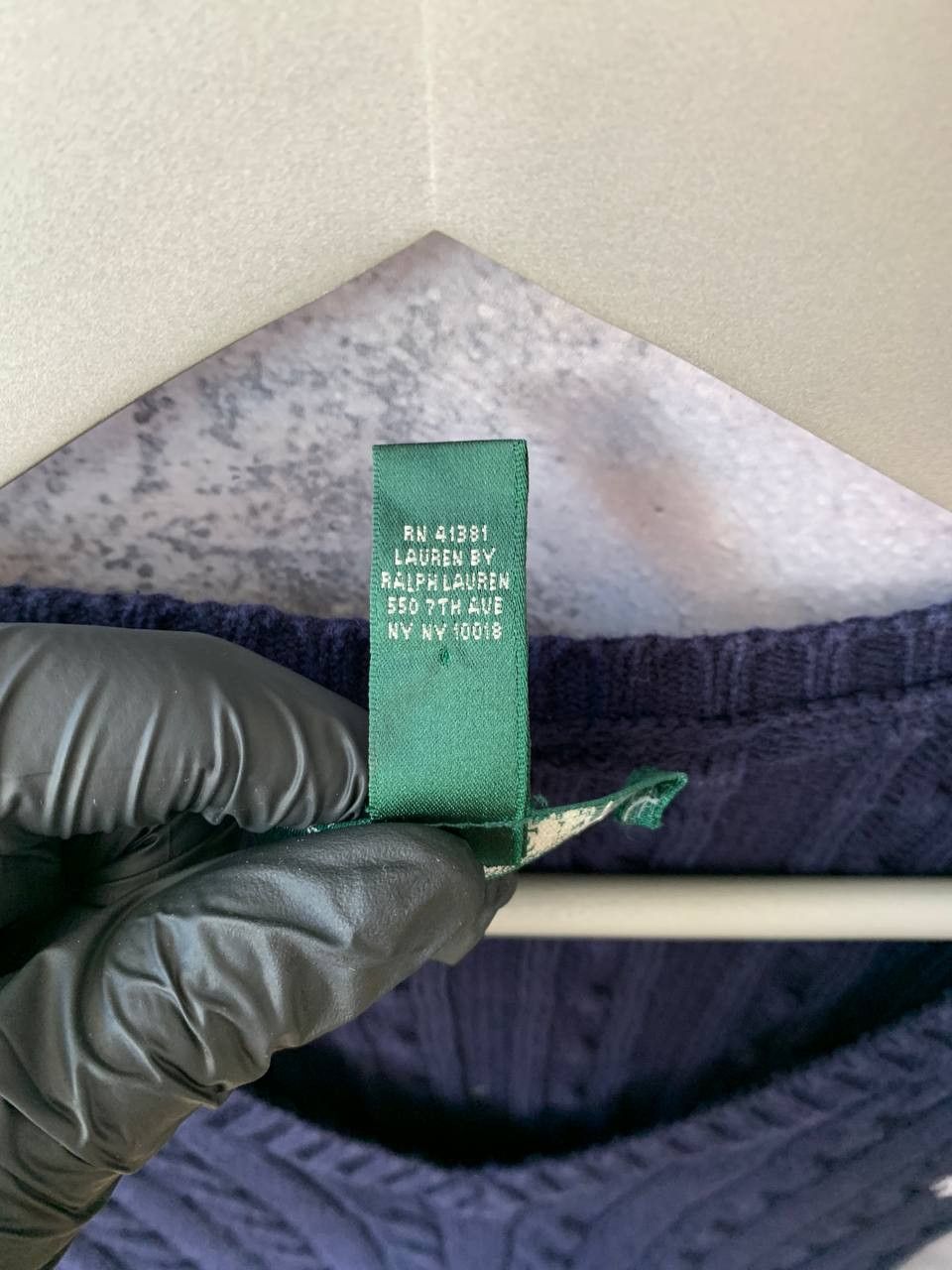Lauren Ralph Lauren Lauren Ralph Lauren Green Label Cable Knit V-Neck Sweater Size M / US 6-8 / IT 42-44 - 12 Thumbnail