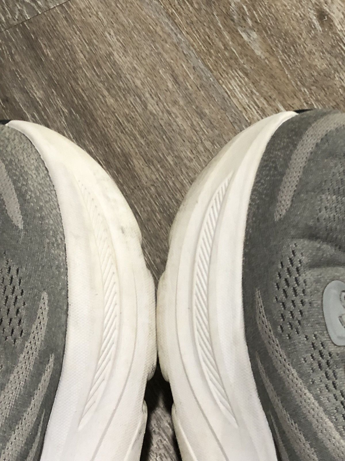 Hoka Hoka One One Shoes Mens Size 14 Gray White Bondi 9 Road Run Size US 14 / EU 47 - 11 Thumbnail