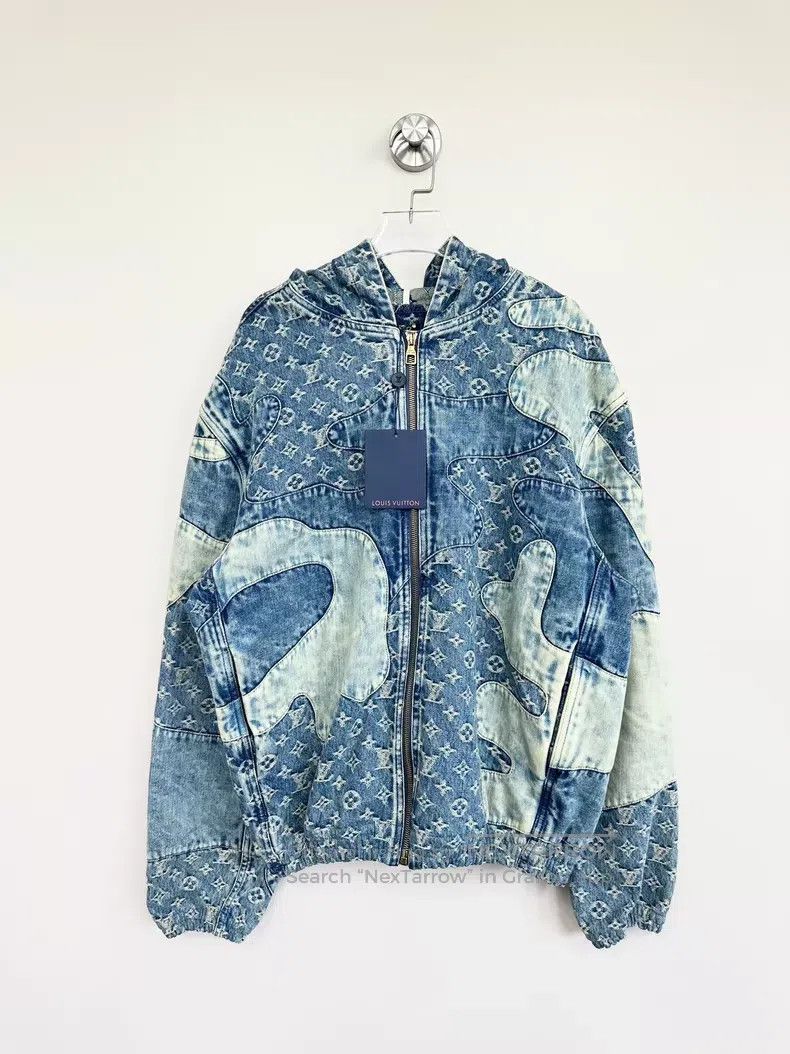 Louis Vuitton Louis Vuitton Blue print full print structural panel zip-u Size US M / EU 48-50 / 2 - 1 Thumbnail