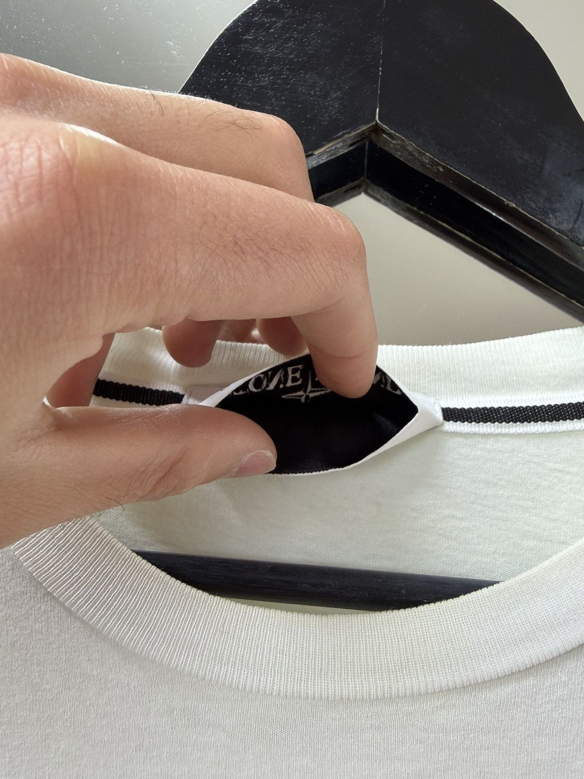 Stone Island Stone Island Logo T-Shirt White Minimal Graphic Tee Luxury Size US M / EU 48-50 / 2 - 16 Thumbnail