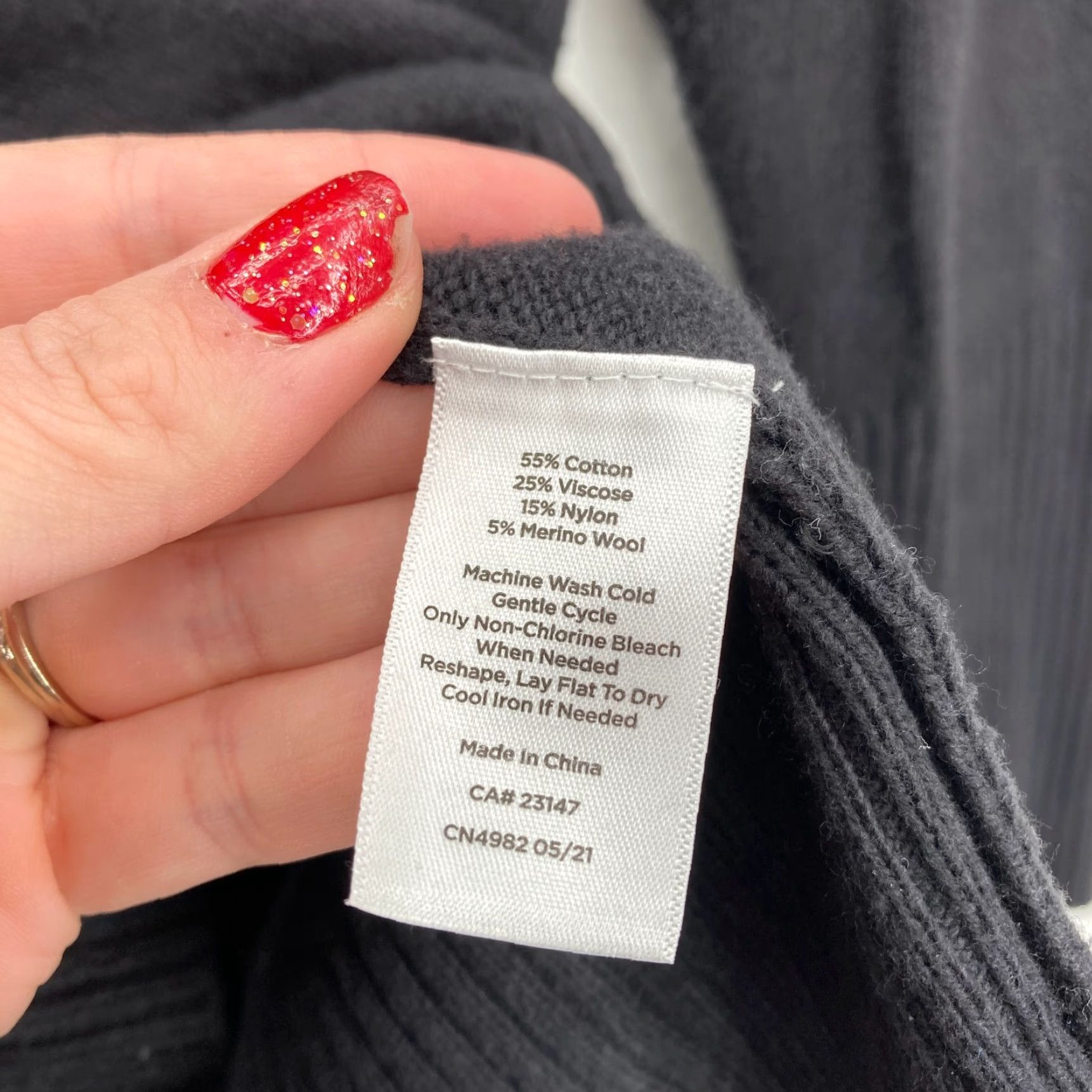 Talbots Talbots Merino Wool Blend Sweater Women's Large Black Mock Neck Button Accent Pullover Size L / US 10 / IT 46 - 6 Thumbnail