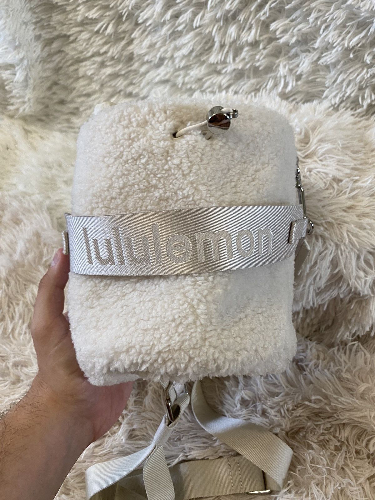 Lululemon Lululemon Sherpa Crossbody Bucket Bag Size ONE SIZE - 3 Thumbnail