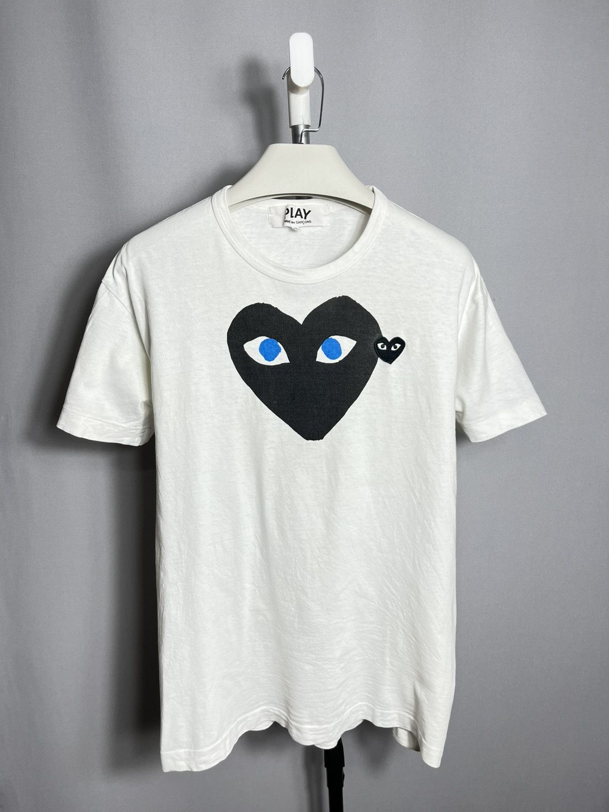 Comme des Garcons COMME DES GARCONS CDG PLAY BLACK HEART WITH BLUE EYES TEE Size US XL / EU 56 / 4 - 1 Thumbnail