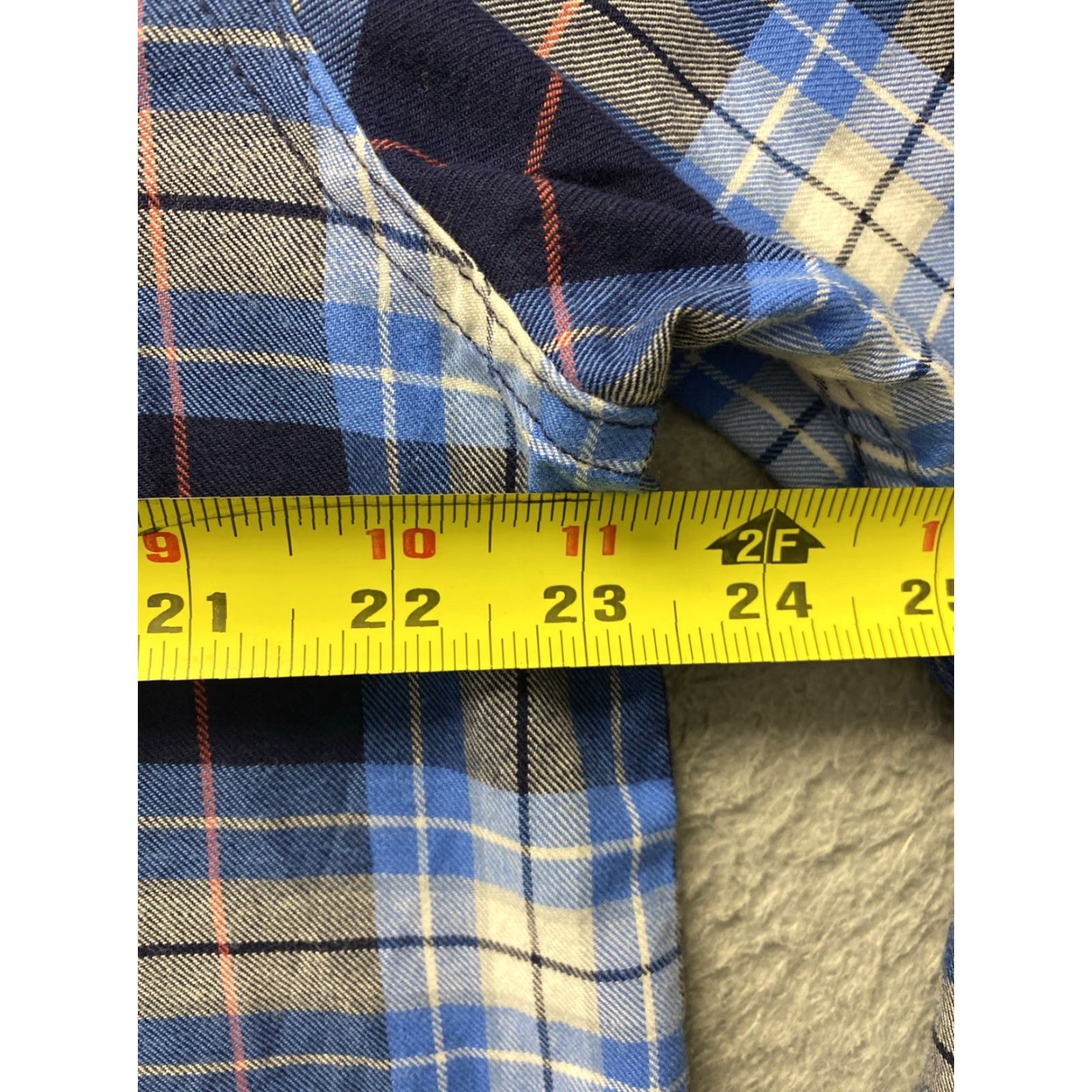 Izod VINTAGE IZOD Button-Up Shirt Mens Large Plaid Classic Fit Blue 48 in Chest Long Sleeve 64-67 Size US L / EU 52-54 / 3 - 6 Thumbnail