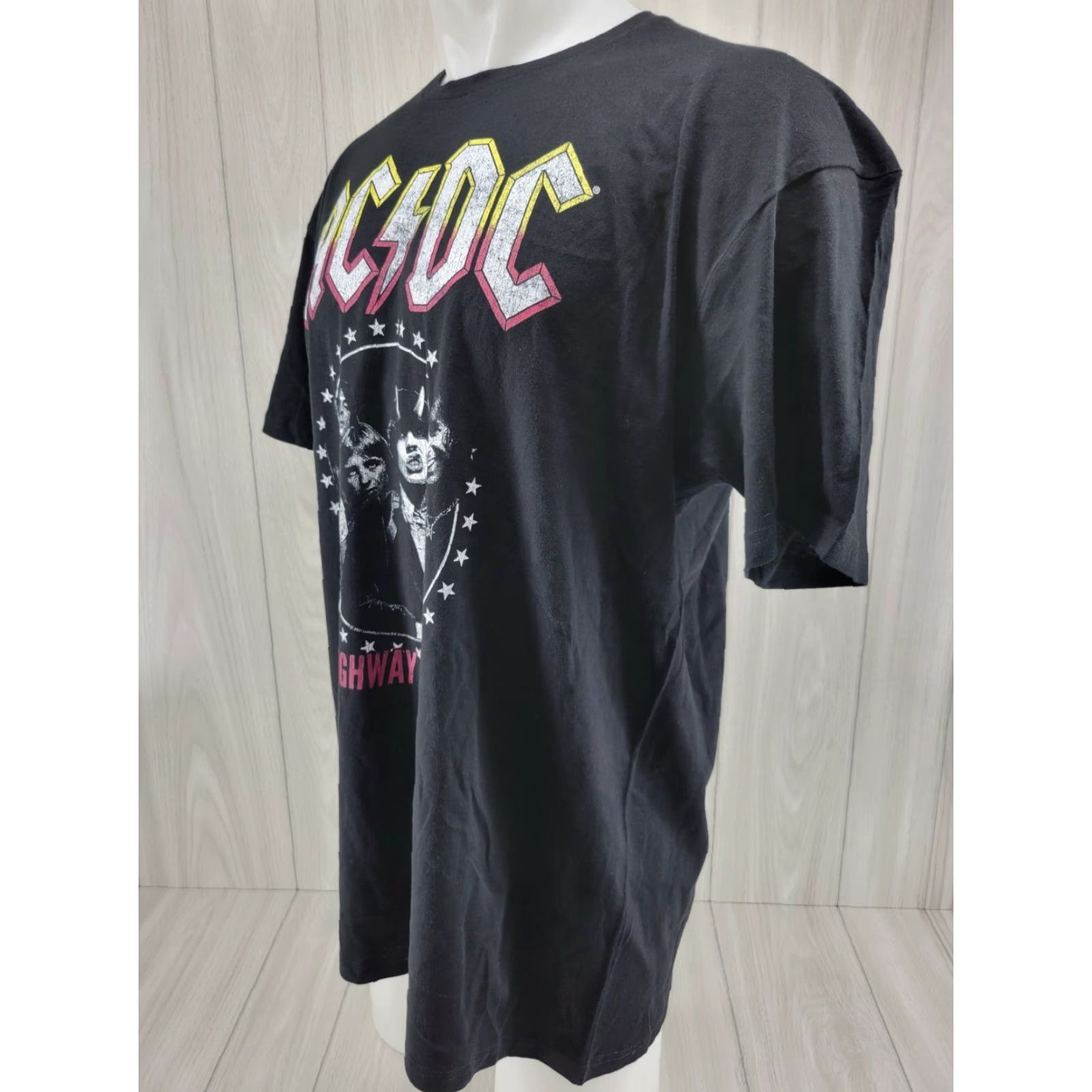 Vintage ACDC Highway to Hell Album Cover Men's T-Shirt Rock Size XL Black Graphic Tee AC/DC Vintage? No (reorder for search) Size US XL / EU 56 / 4 - 3 Thumbnail