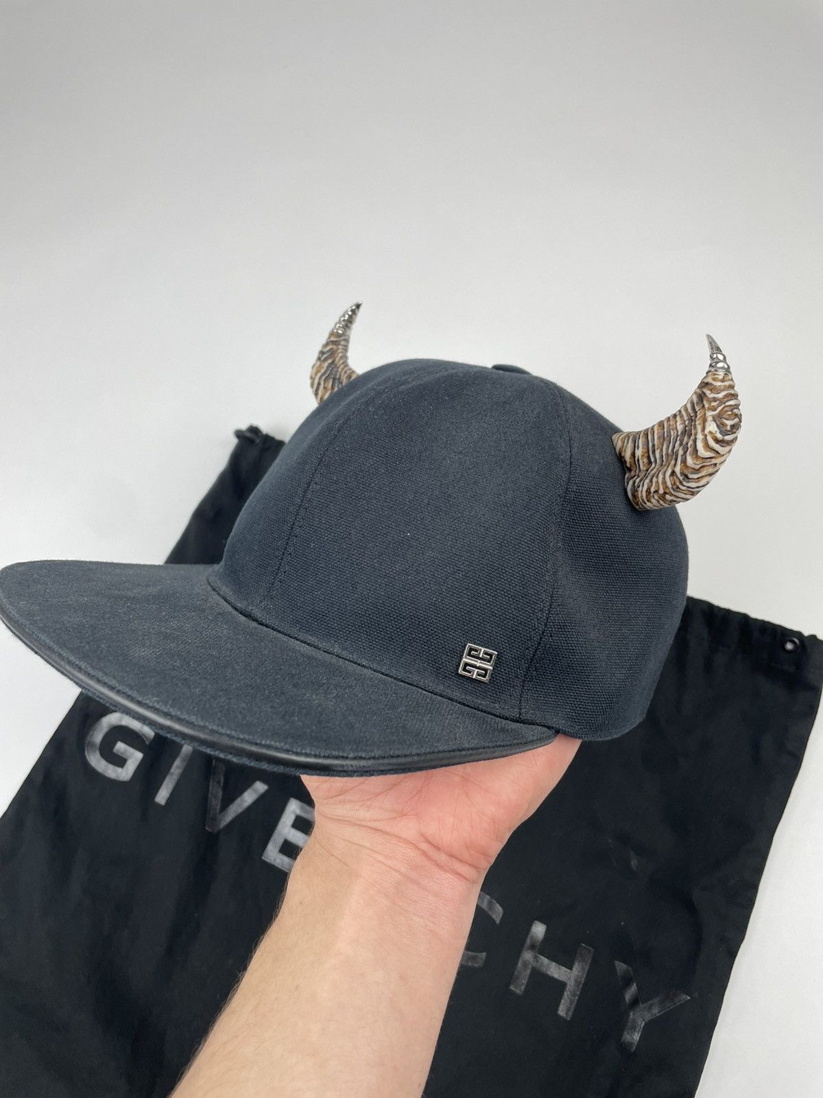 Givenchy Givenchy Horn Hat Size ONE SIZE - 4 Thumbnail