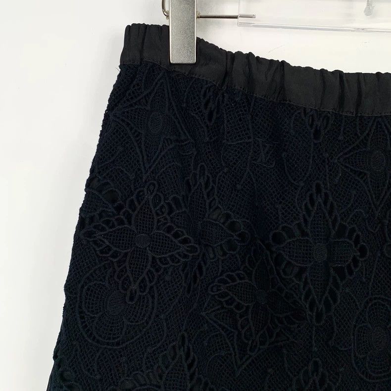 Louis Vuitton Louis Vuitton Black cut-out embroidered skirt Size 35" - 3 Thumbnail