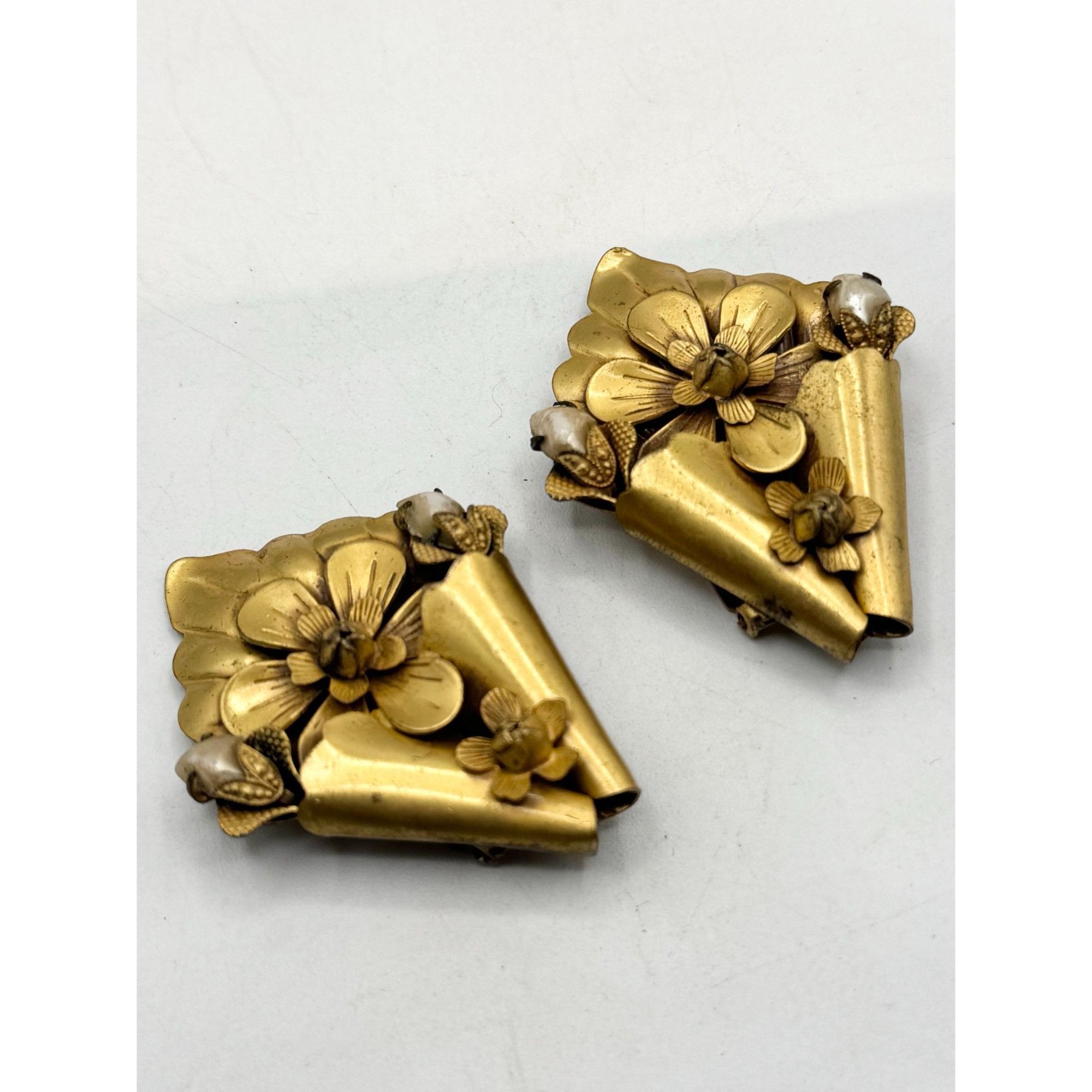 Vintage Vintage Estate floral pearl dress clips set of two Size ONE SIZE - 4 Thumbnail