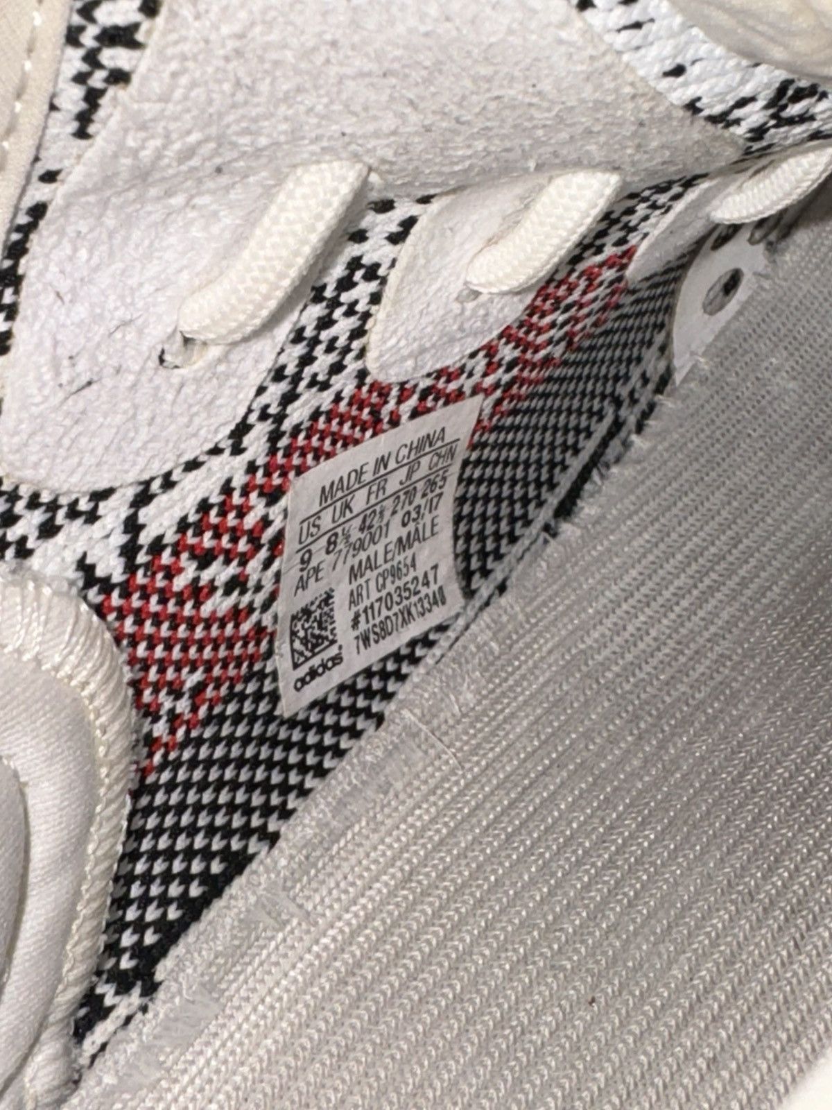 Adidas Yeezy 350 Zebra Size 9 V2 2017 Size US 9 / EU 42 - 6 Thumbnail