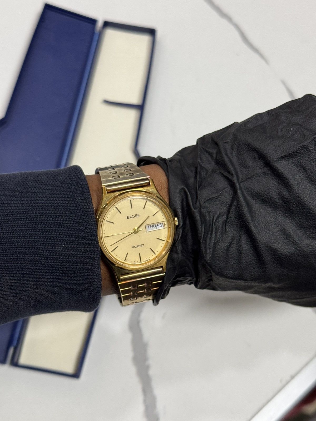 Other Vintage Elgin Day/Date Gold Tone Quartz Watch Size 34 - 16 Thumbnail