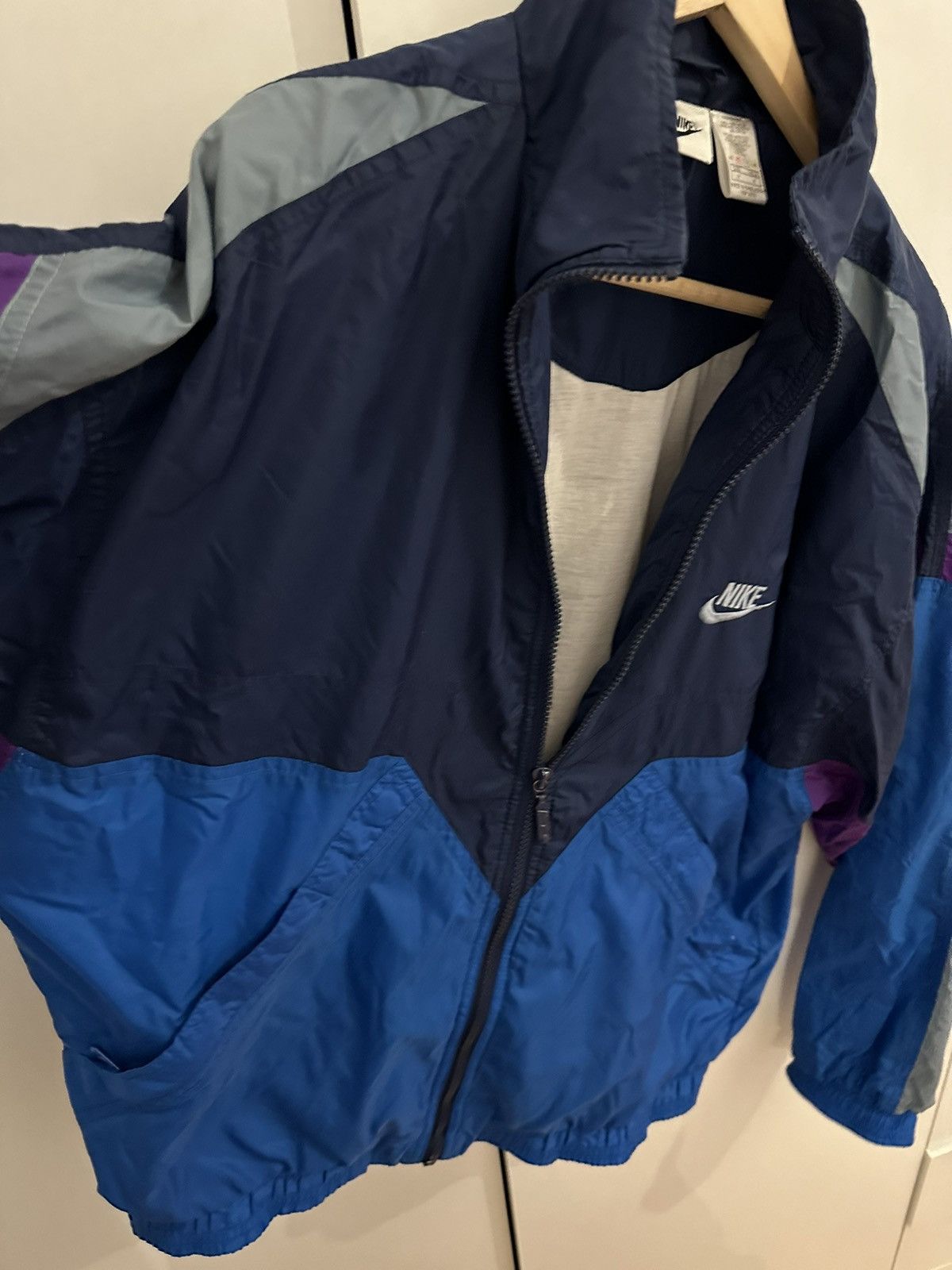 Nike Nike Jacket Windbreaker Size M Vintage Jacke Retro Size US M / EU 48-50 / 2 - 5 Thumbnail