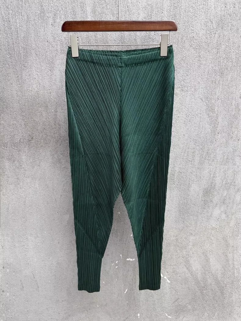 Issey Miyake issey miyake size:2 Green pleated pants 2505-Nextarrow Size US 26 / EU 42 - 1 Thumbnail
