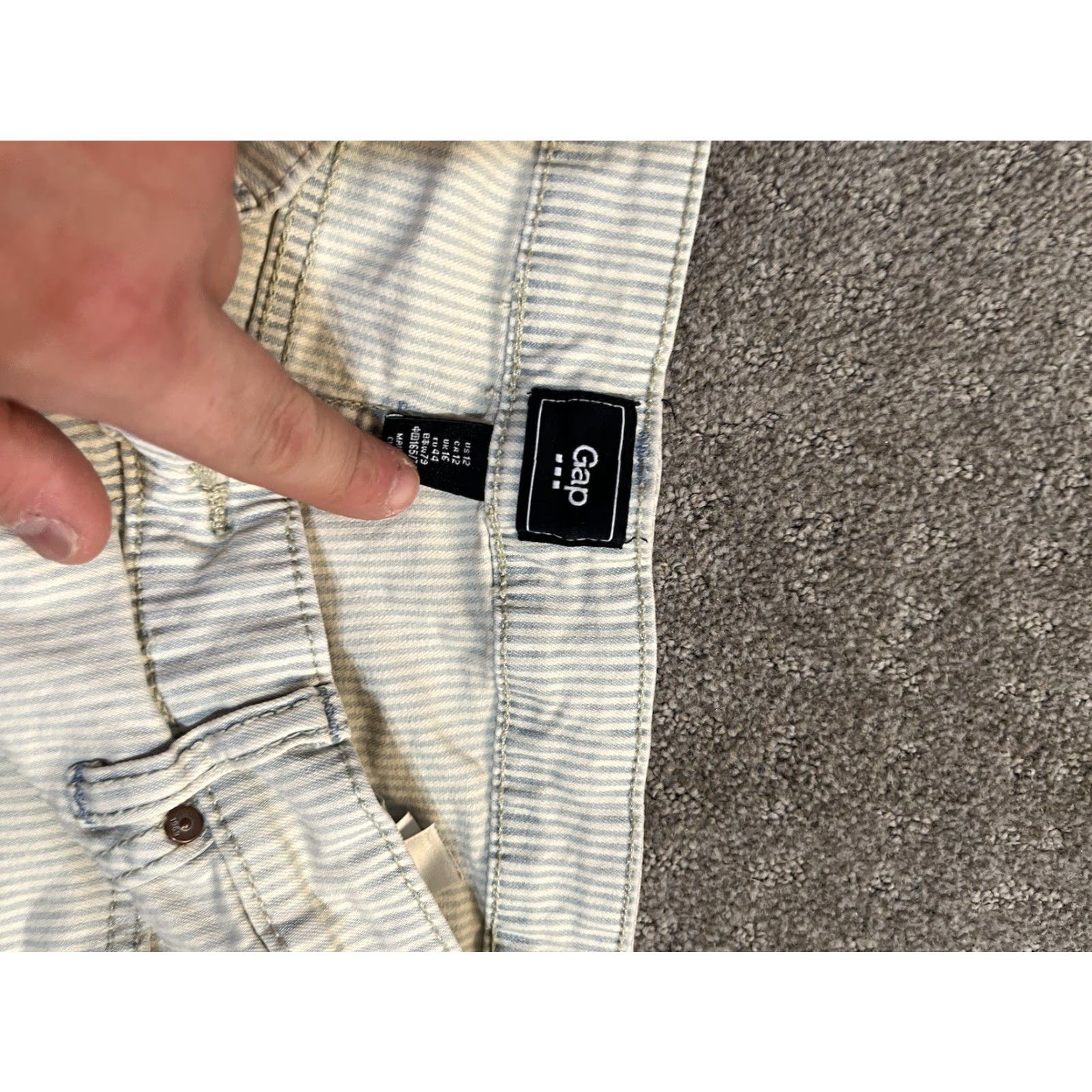 Gap GAP Womens Chino Shorts 12 White Striped High Rise Zip Fly Casual Pockets Front Flat 3 in Inseam Size 34" / US 12 / IT 48 - 3 Thumbnail