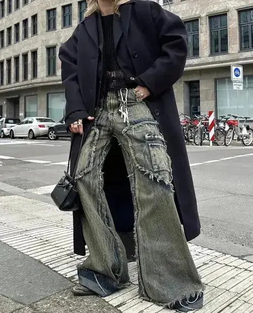 Japanese Brand VIBE Vintage Raw Jeans Trousers y2k holes pockets streetwear Size US 32 / EU 48 - 1 Thumbnail