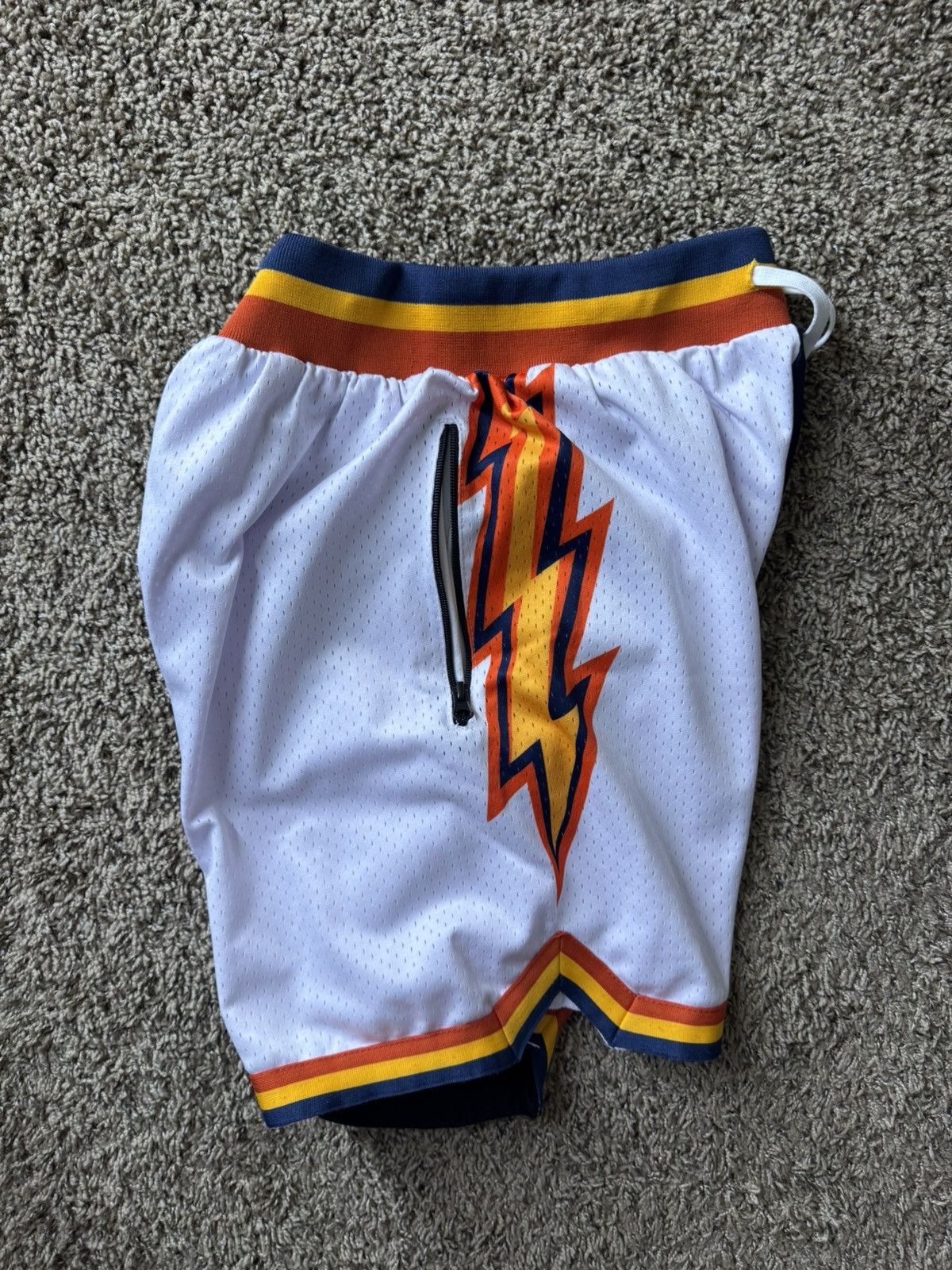 Other Collect and Select Golden State Warriors Shorts Size US 30 / EU 46 - 3 Thumbnail