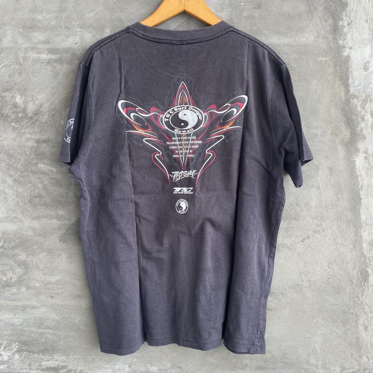 Other Rare Vintage 90s T&C Surf Hawaii Yin Yang Tribal Graphic Tee Size US L / EU 52-54 / 3 - 3 Thumbnail