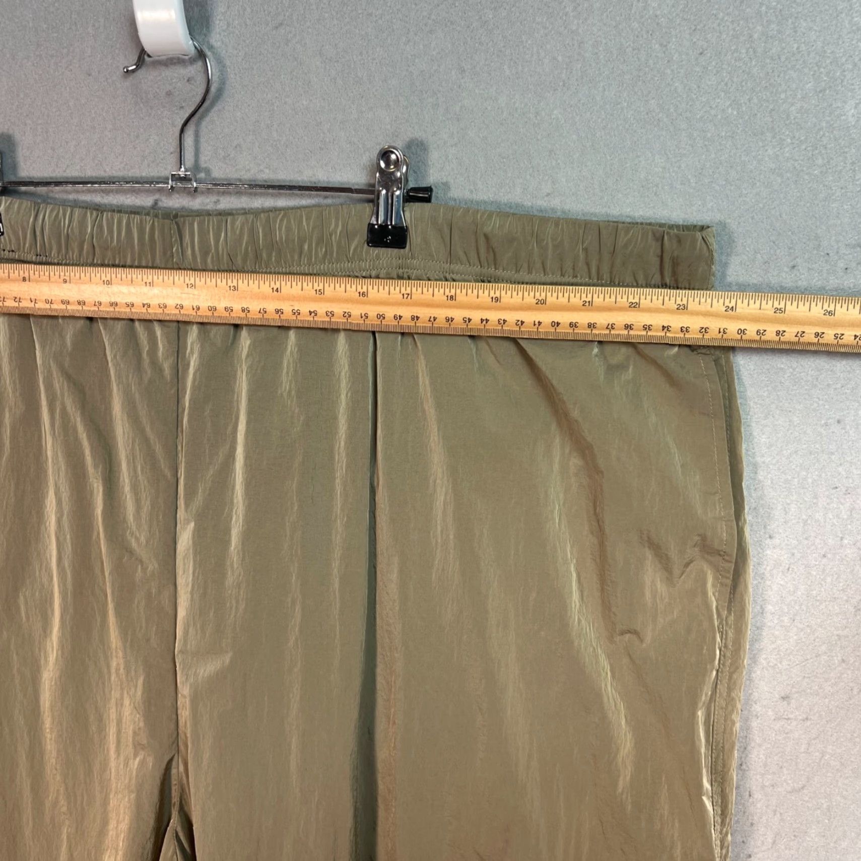 Good American Good American Cargo Pants Women's 7 Beige Nylon Polyester Tapered Leg 29 In Inseam High Rise Adult Womens Cargo Style Size 28" / US 6 / IT 42 - 5 Thumbnail