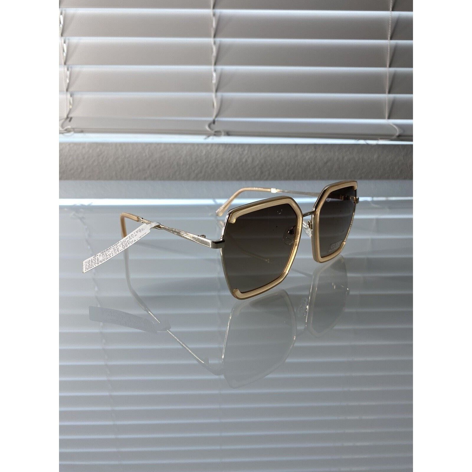 Guess Guess Factory Brown Gradient Butterfly Ladies Sunglasses Size ONE SIZE - 1 Thumbnail