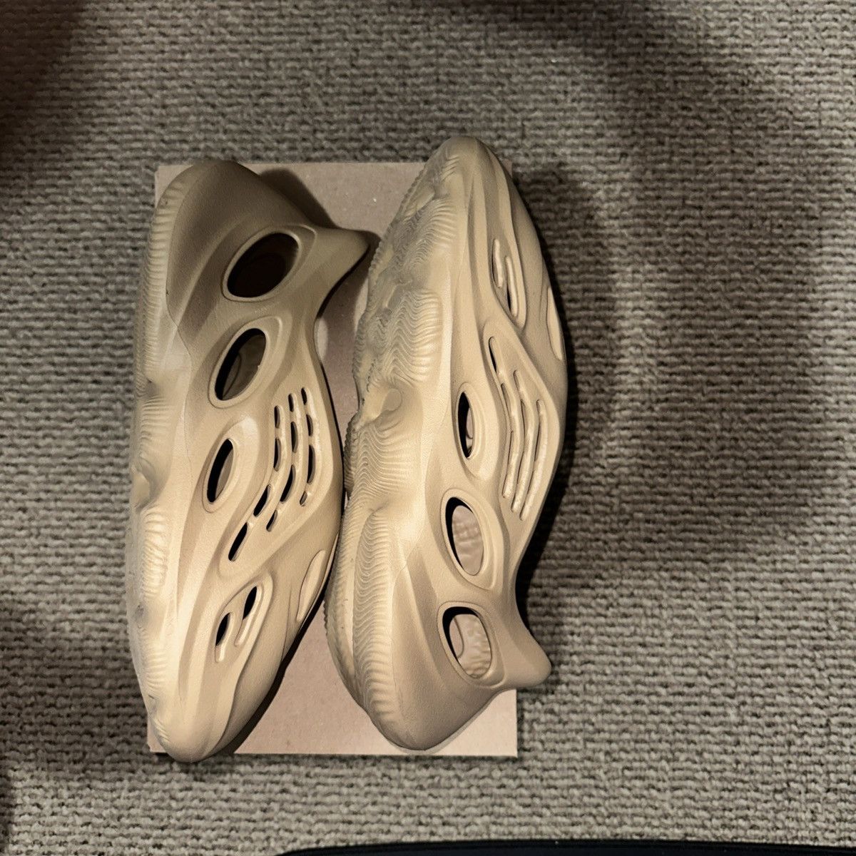 Adidas adidas Yeezy Foam Rnnr Ochre Size US 7 / EU 40 - 2 Thumbnail