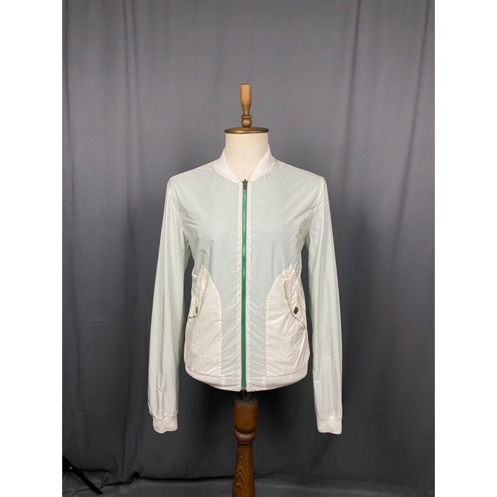 Gucci Gucci Men's Green Beige Reversible Nylon Bomber Jacket Size Size US L / EU 52-54 / 3 - 11 Thumbnail