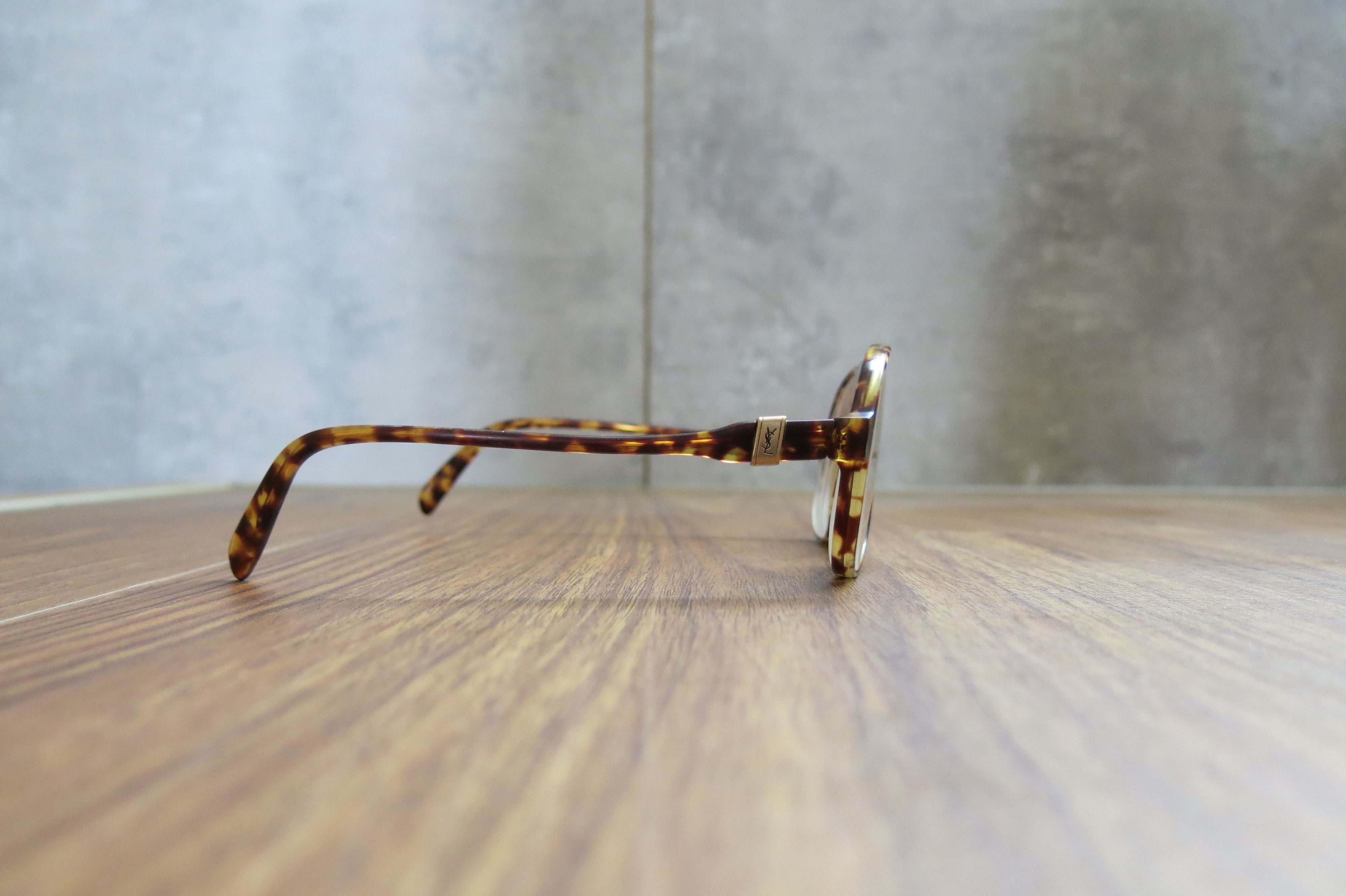 Yves Saint Laurent Vintage Tortoiseshell Glasses Frame Size ONE SIZE - 6 Thumbnail
