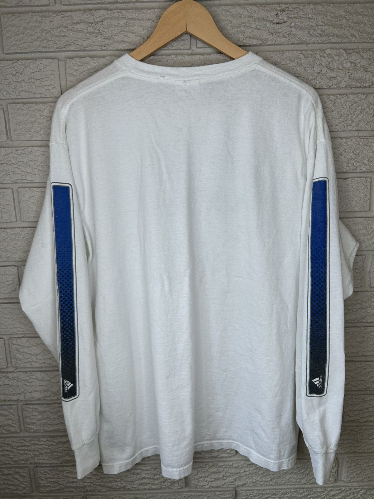 Adidas Vintage Adidas Center Logo Graphic Long Sleeve Shirt Size US L / EU 52-54 / 3 - 5 Thumbnail