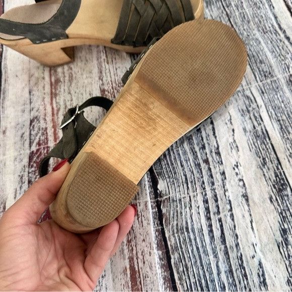 Swedish Hasbeens Swedish Hasbeens Gray Leather Weave Sandals Size US 6.5 / IT 36.5 - 6 Thumbnail