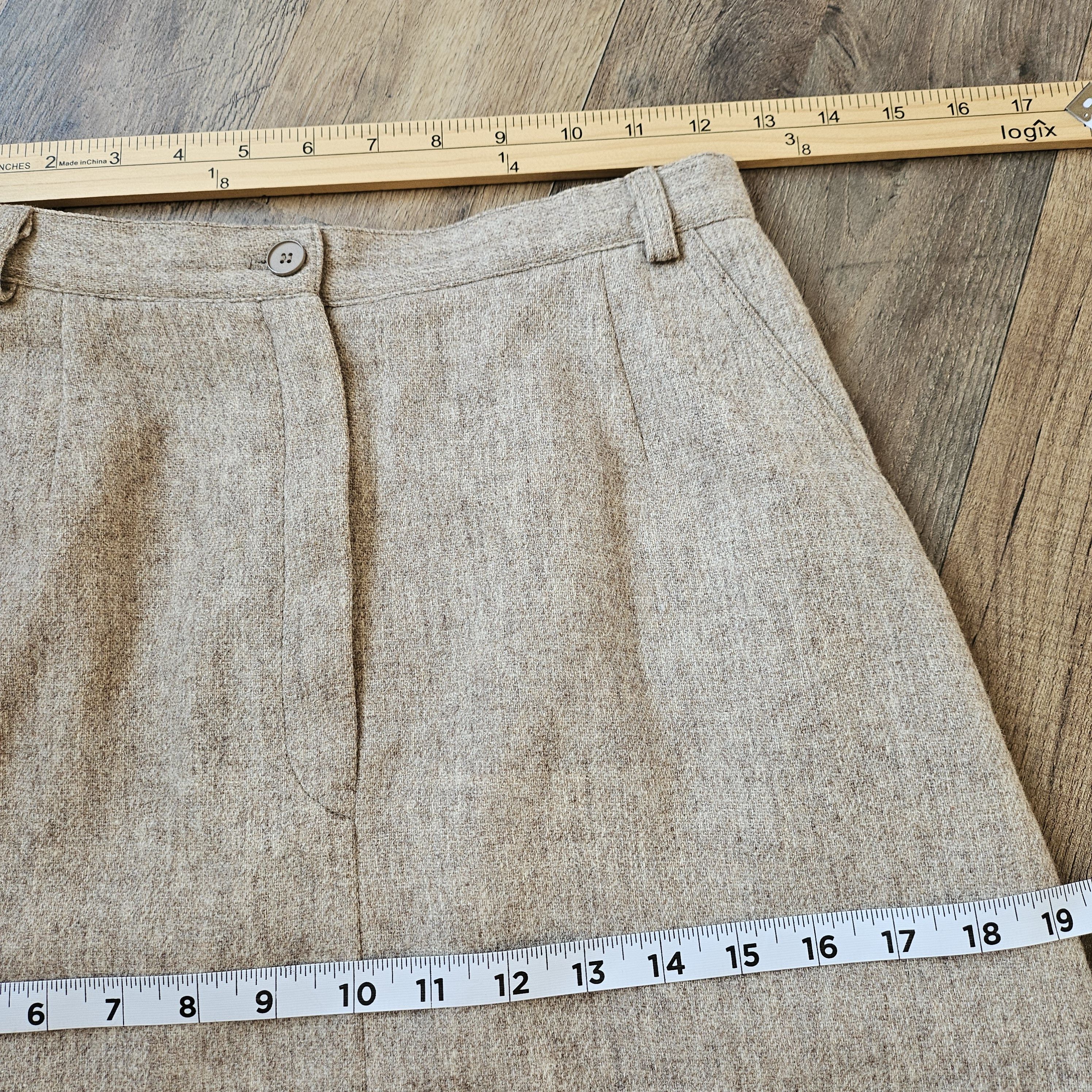 Vintage Women's 25" Vintage Classic Tailored Ivory Wool Skirt Size 25" / US 0 / IT 36 - 8 Thumbnail