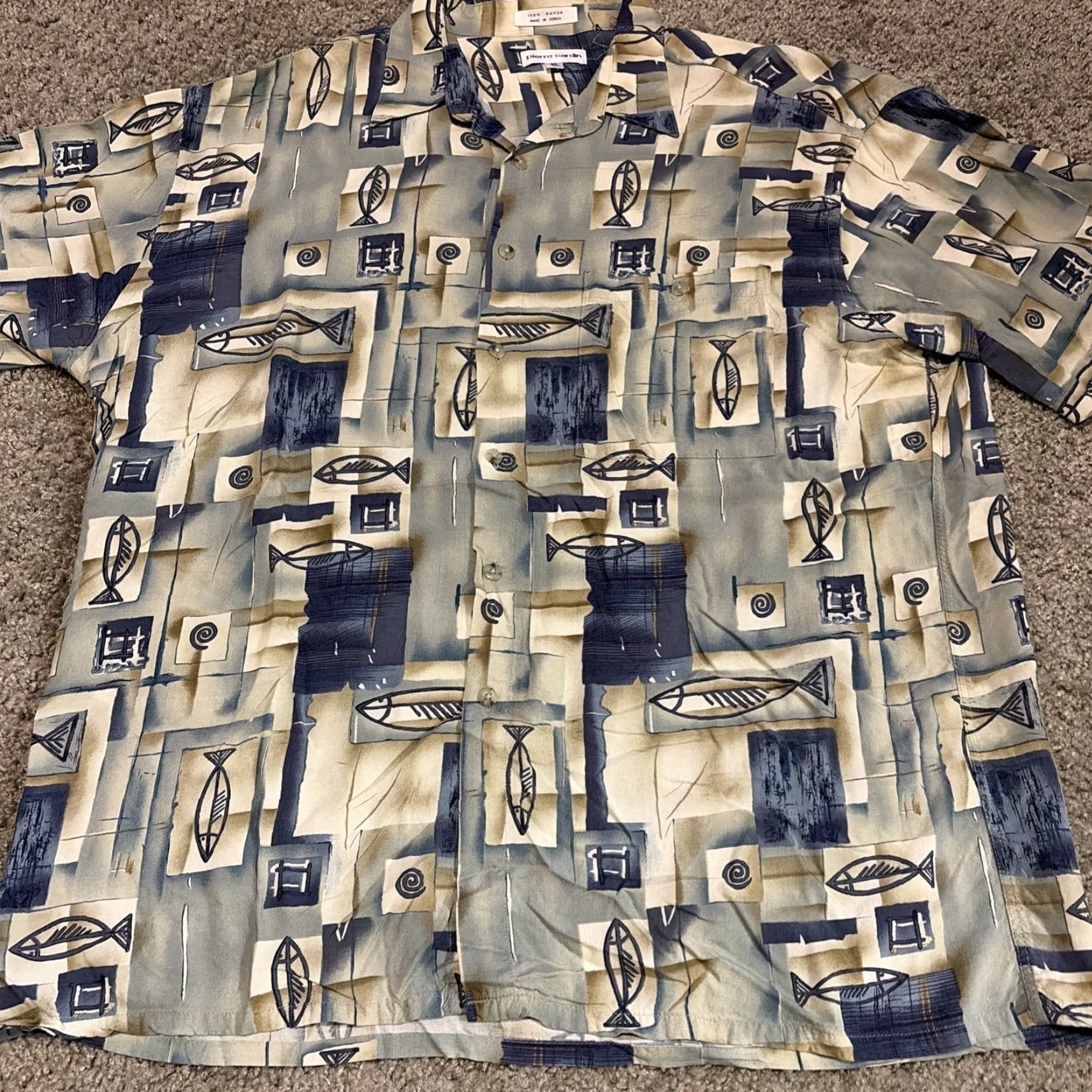 Pierre Cardin VINTAGE Pierre Cardin Fish Geometric Design 100% Rayon Button Up Shirt XL Green Mens Short Sleeve Regular Size Size US XL / EU 56 / 4 - 4 Thumbnail