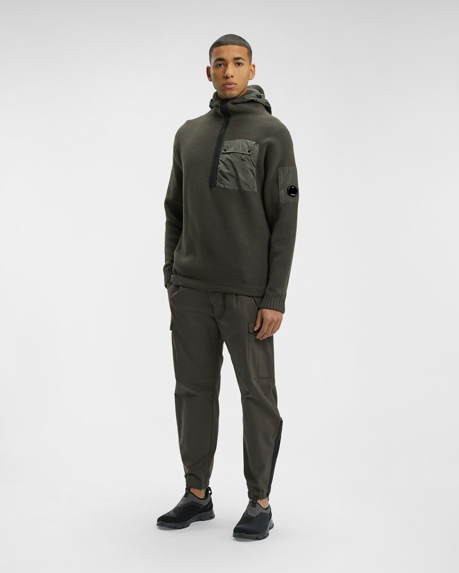 C.P. Company o1y1224 Hooded Sweater in Military Green Size US L / EU 52-54 / 3 - 8 Thumbnail