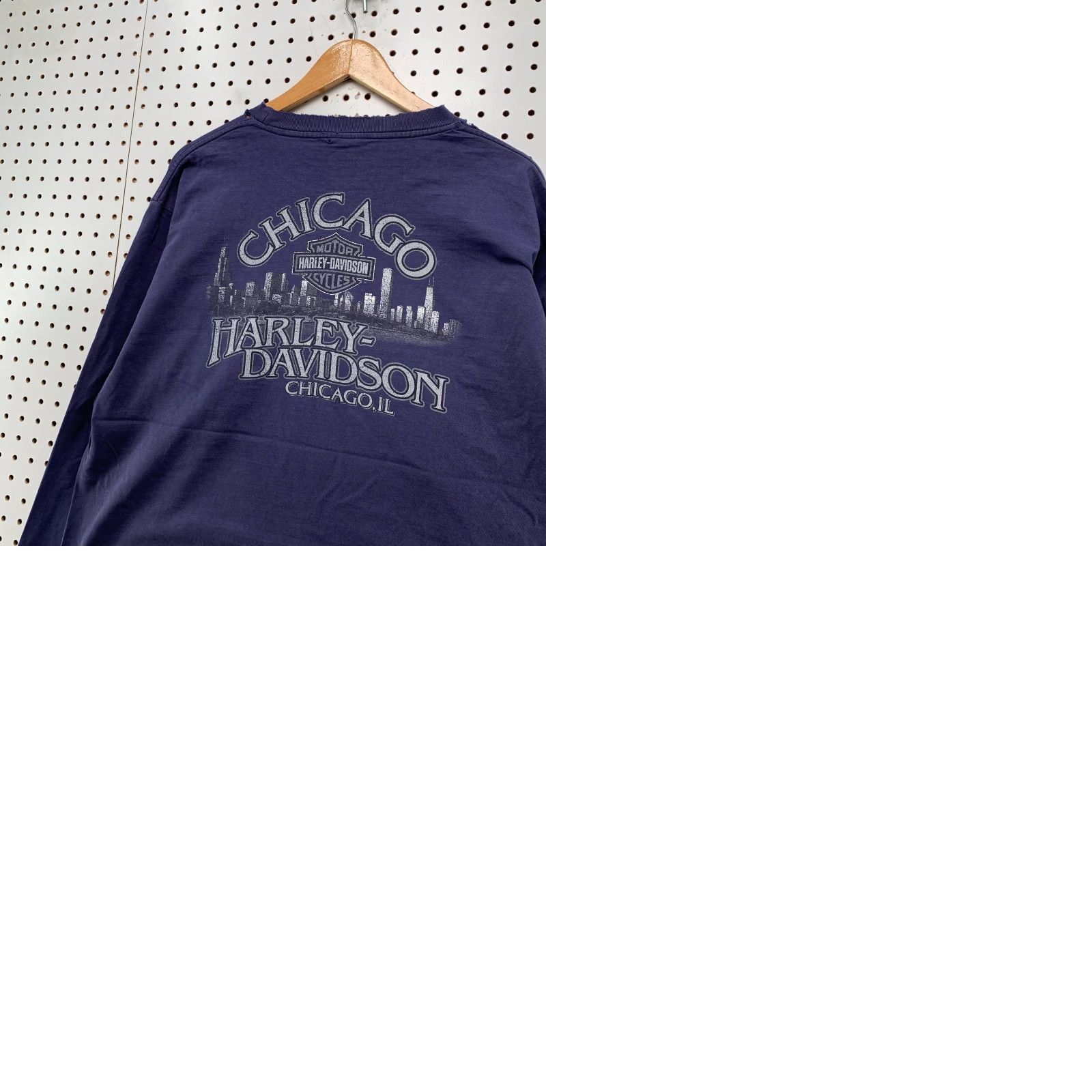 Harley Davidson VINTAGE Harley-Davidson Shirt Mens 2XL Blue Long Sleeve Biker Chicago Pocket T-Shirt Size US XXL / EU 58 / 5 - 9 Thumbnail