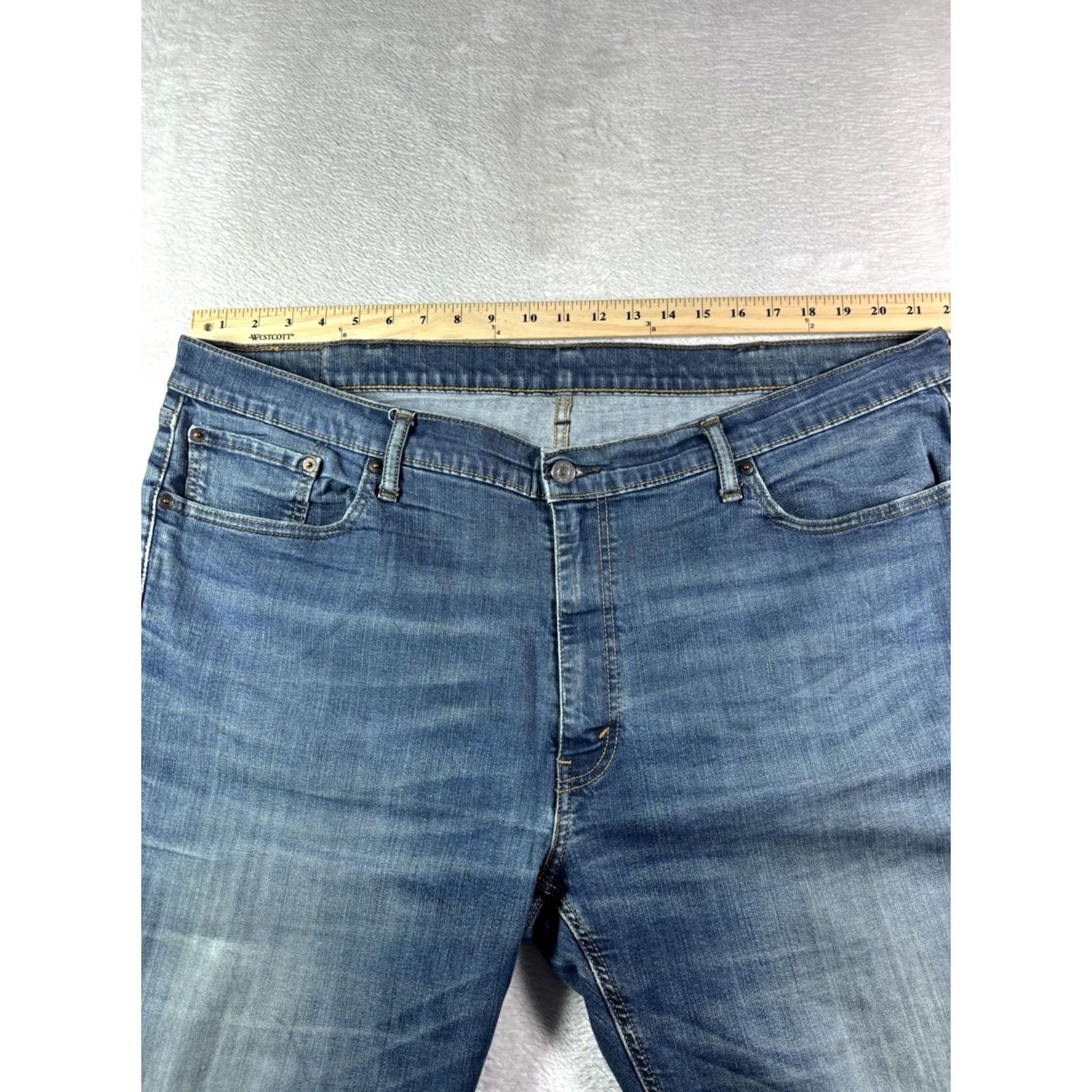 Levi's Item Specifications: Closure: Zip, Button-down Size US 30 / EU 46 - 7 Thumbnail