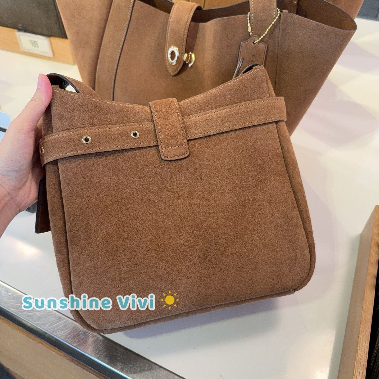 Coach NWT Coach Hadley Convertible Bag CCG43 suede/Gold/Sienna Size ONE SIZE - 3 Thumbnail