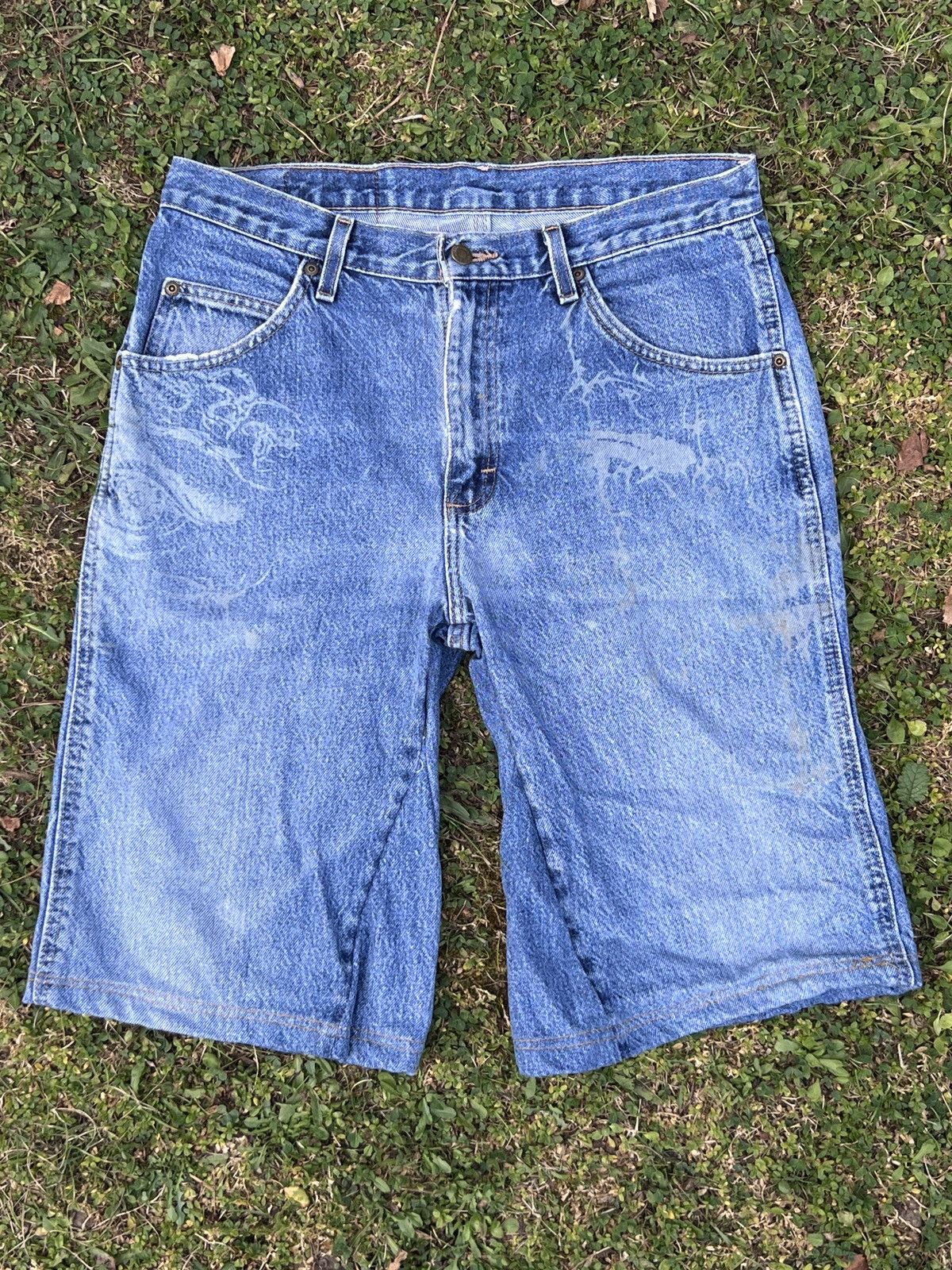 Vintage × Wrangler Sunfaded upcycled Jean shorts Size US 32 / EU 48 - 2 Thumbnail