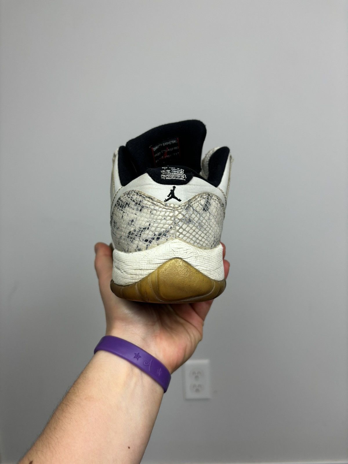 Jordan Brand Nike Air Jordan 11 XI Retro Low Light Bone Snakeskin sneaker Size US 6.5 / EU 39-40 - 3 Thumbnail