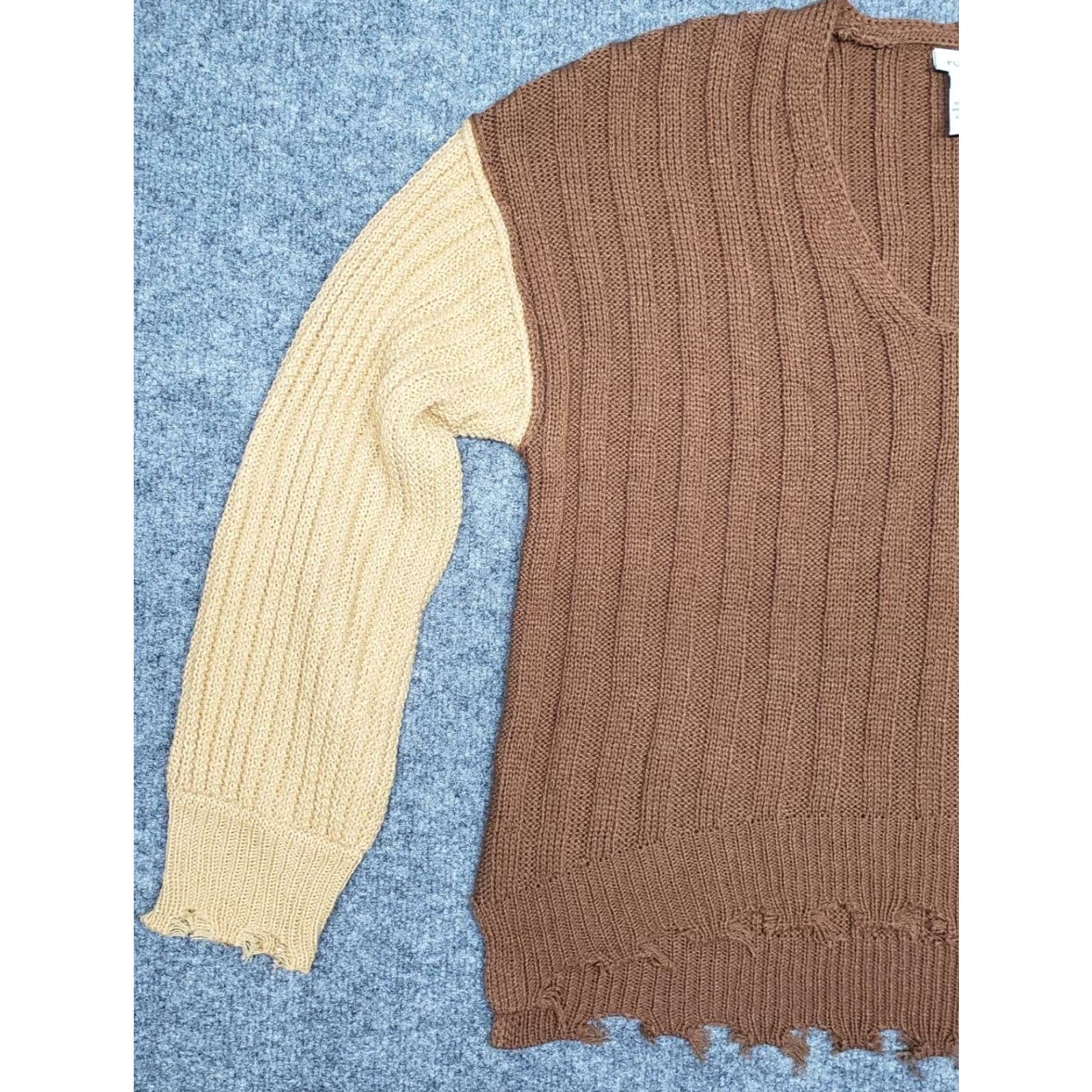 Vintage Rue21 Sweater Womens S Brown Long Sleeve Distressed Edges V-Neck Pullover New Size S / US 4 / IT 40 - 3 Thumbnail