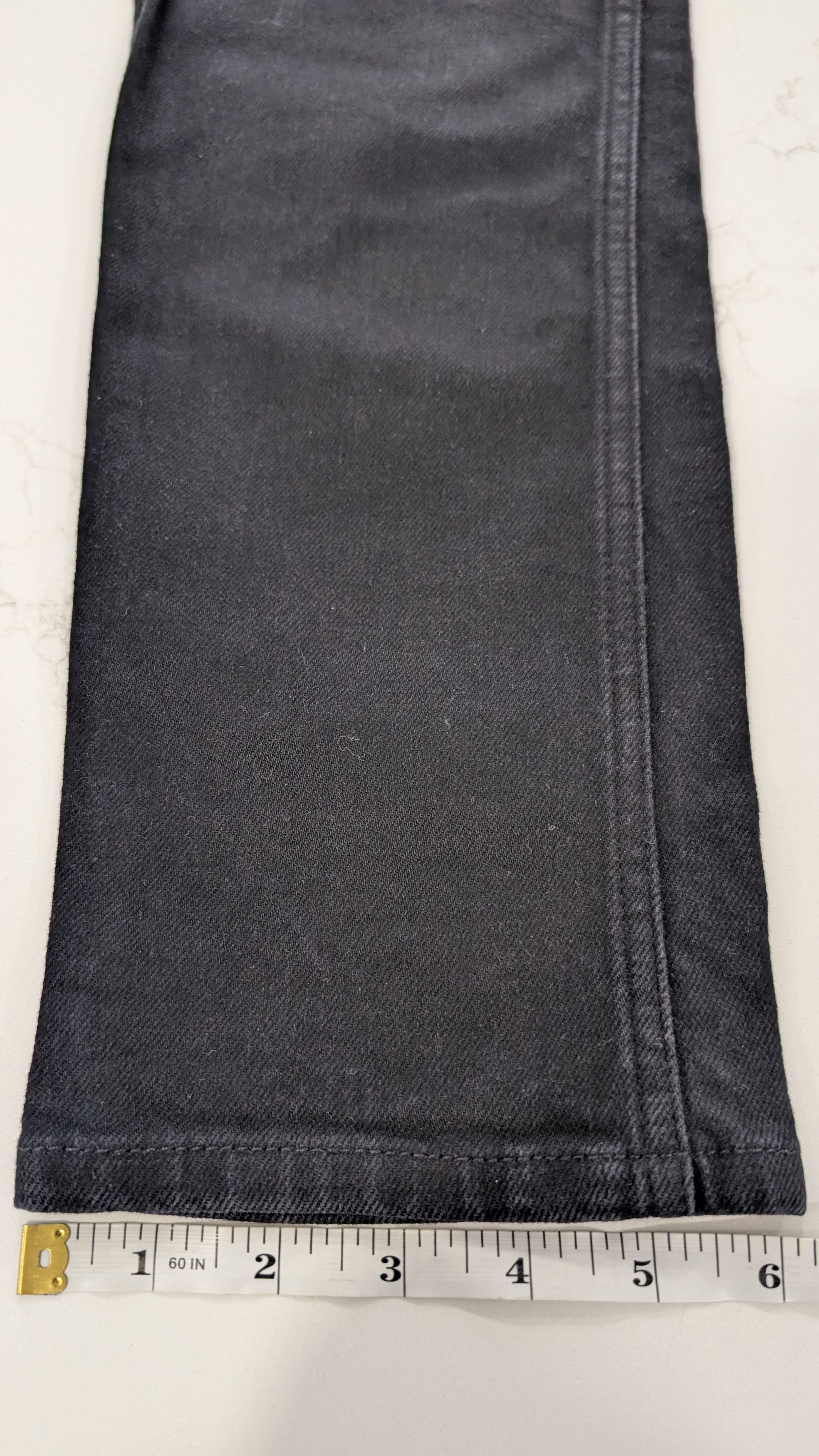 Gucci Gucci Men's Black Denim Skinny Jeans Size 30 Red Script Size US 30 / EU 46 - 23 Thumbnail