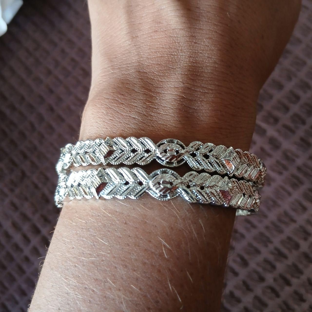 Other Y2K 2PC Metal Bangles Bracelet Size ONE SIZE - 1 Thumbnail