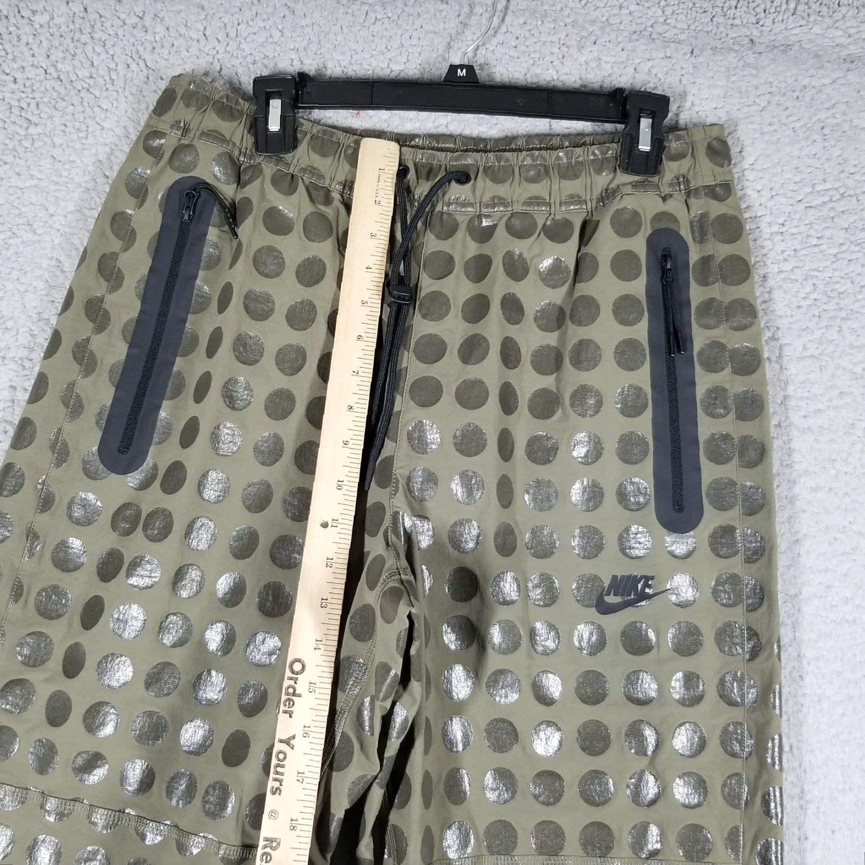 Nike Nike Tech Woven Jogger Pants Medium Unreleased Sample Green Black Dots HQ0197 Size US 31 - 6 Thumbnail