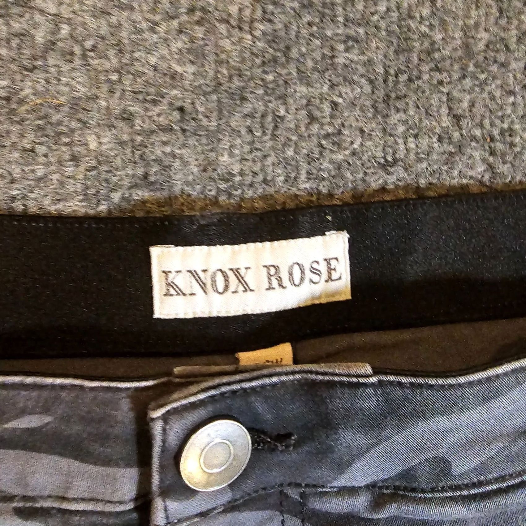 Vintage Knox Rose Jeans Womens 26W Gray Camo Skinny Stretch Elastic Waist Zippers Casual Mens Womens Girls Boys Size 26" / US 2 / IT 38 - 3 Thumbnail