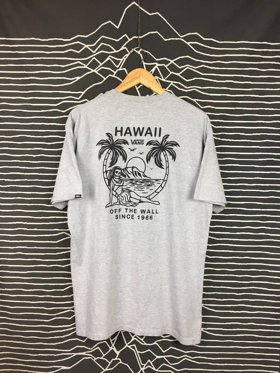 Vans Vans Off The Wall Hawaii Big Logo Classic Fit Skate Tee Size US L / EU 52-54 / 3 - 1 Thumbnail